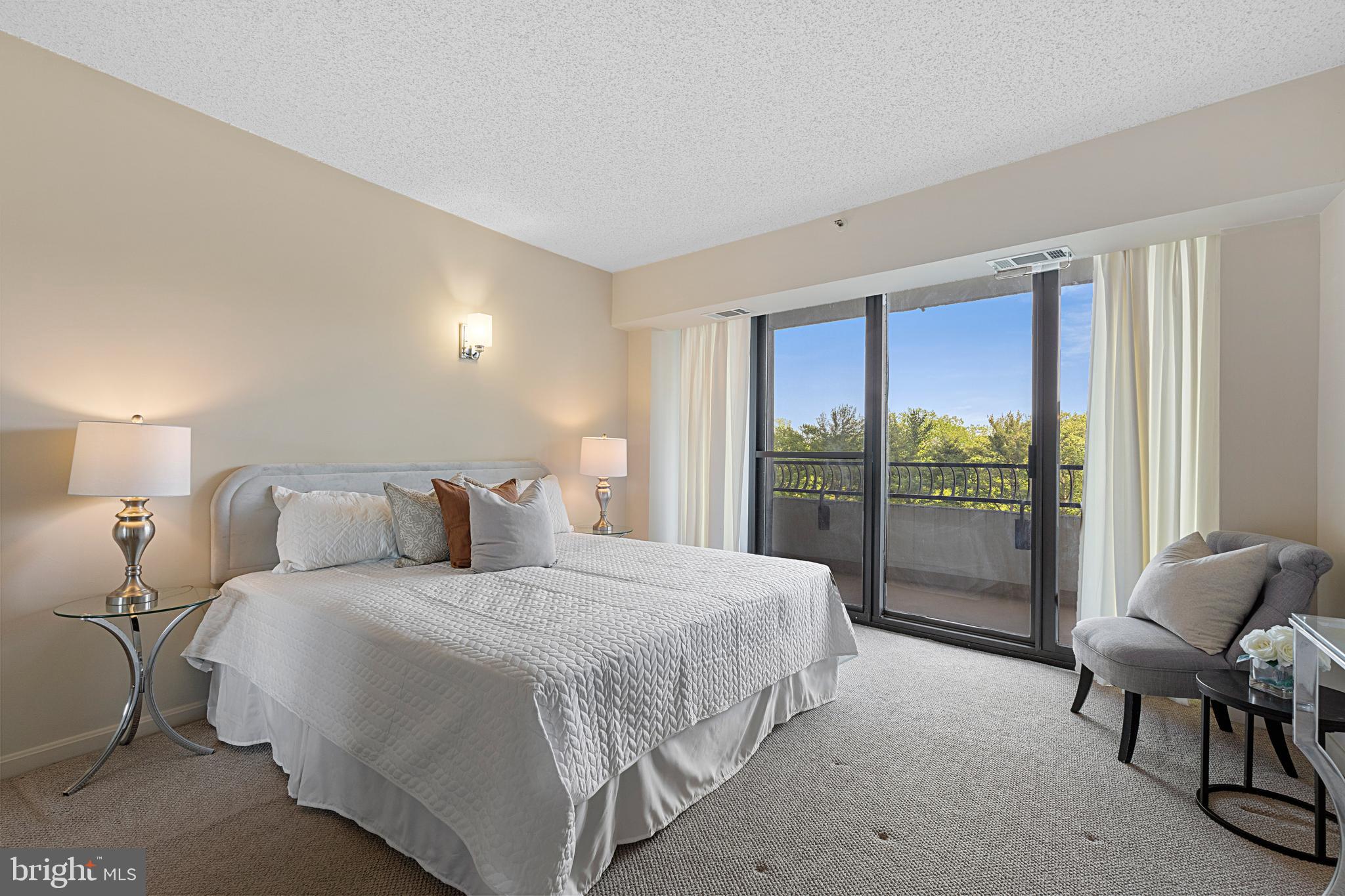 CRYSTAL GATEWAY - Residential