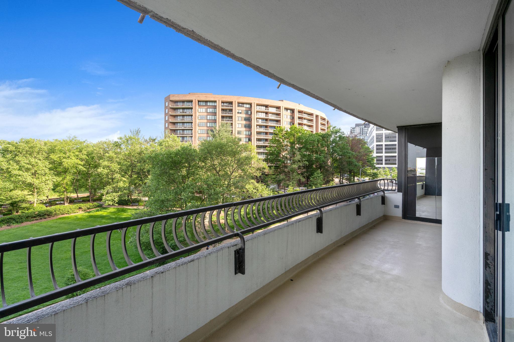 CRYSTAL GATEWAY - Residential