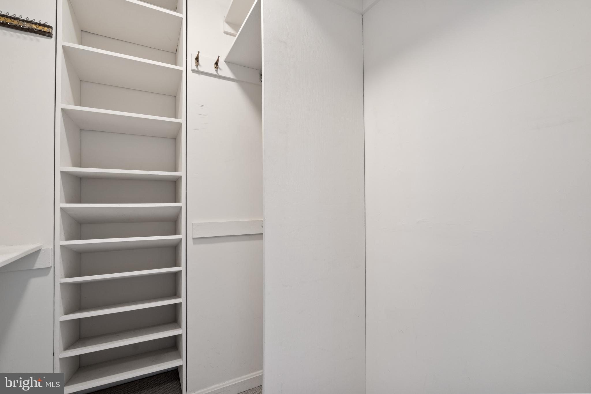 CRYSTAL GATEWAY - Residential