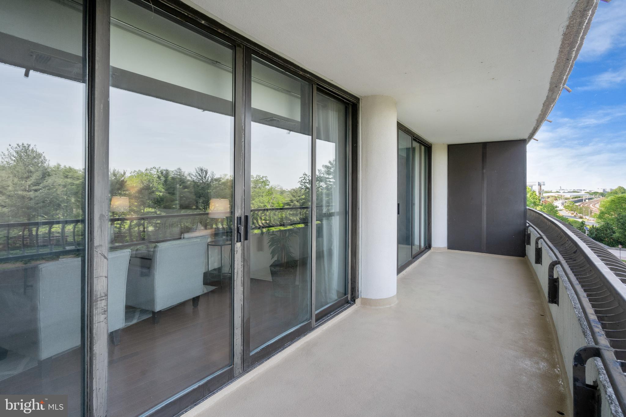 CRYSTAL GATEWAY - Residential