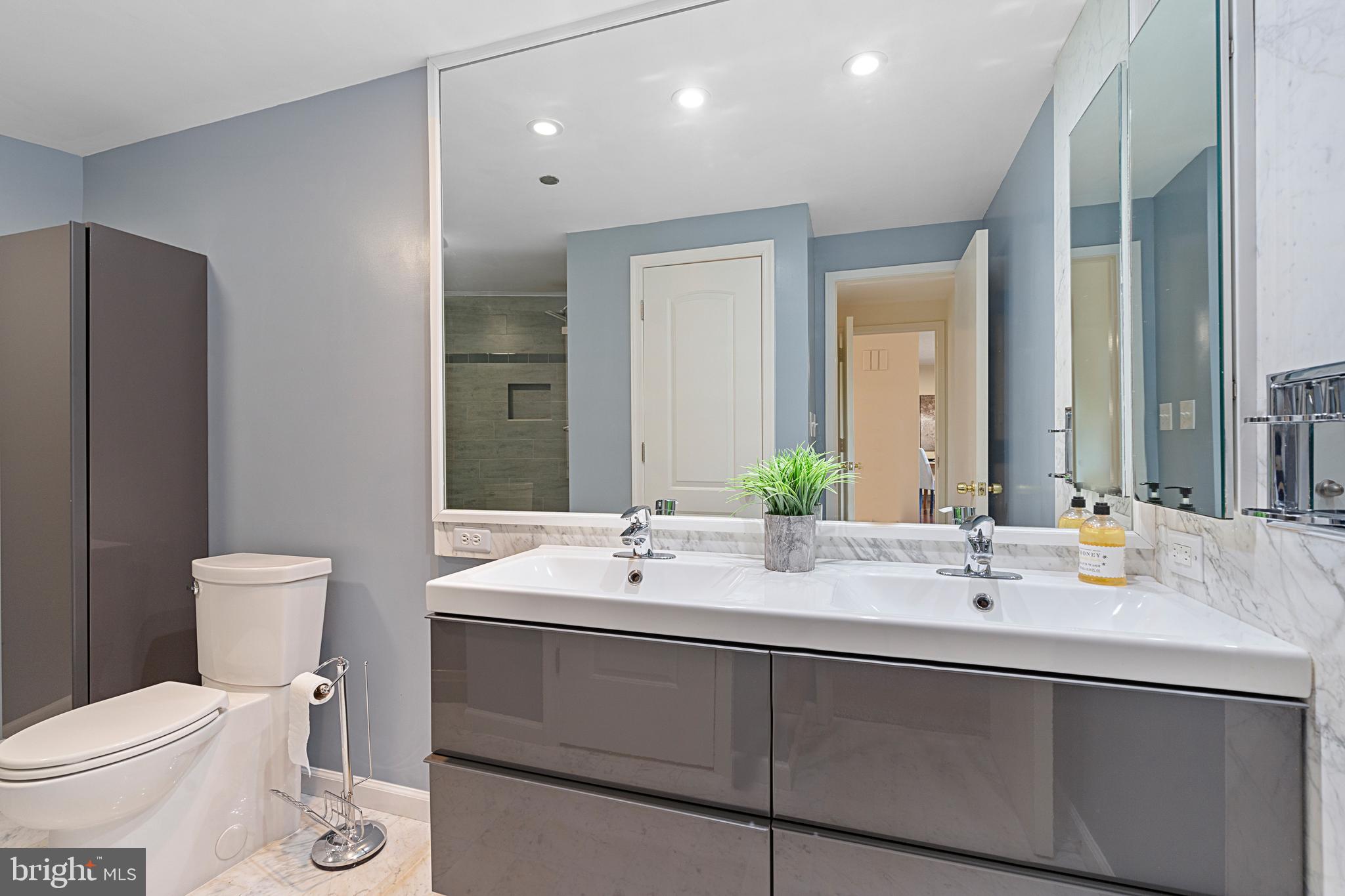 CRYSTAL GATEWAY - Residential