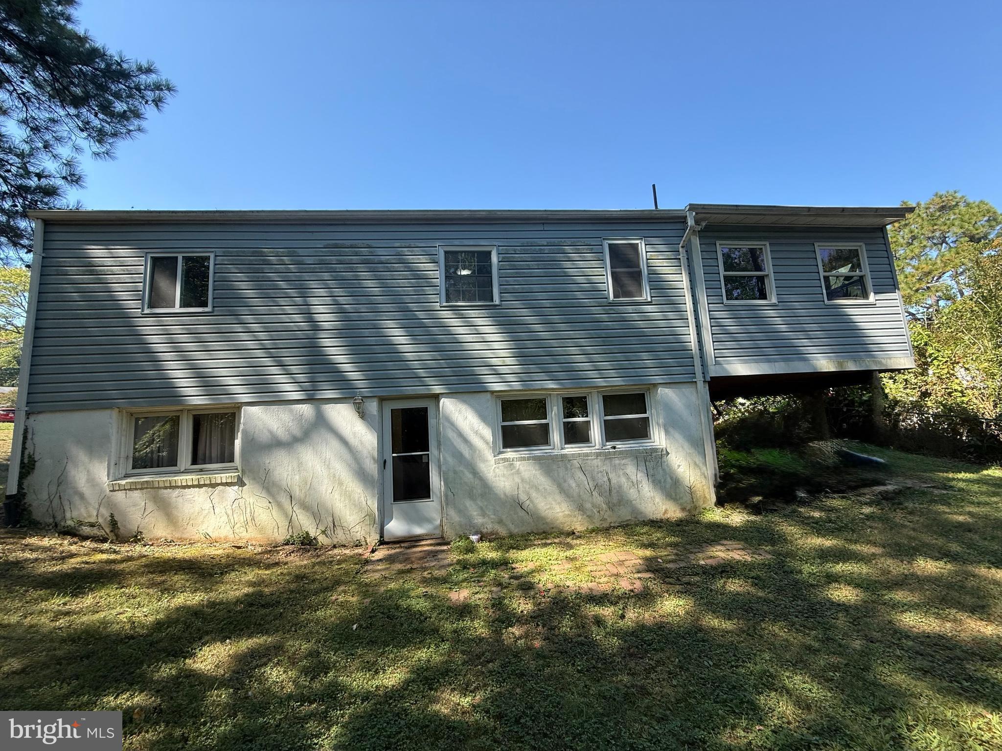 13409 PINETREE DRIVE