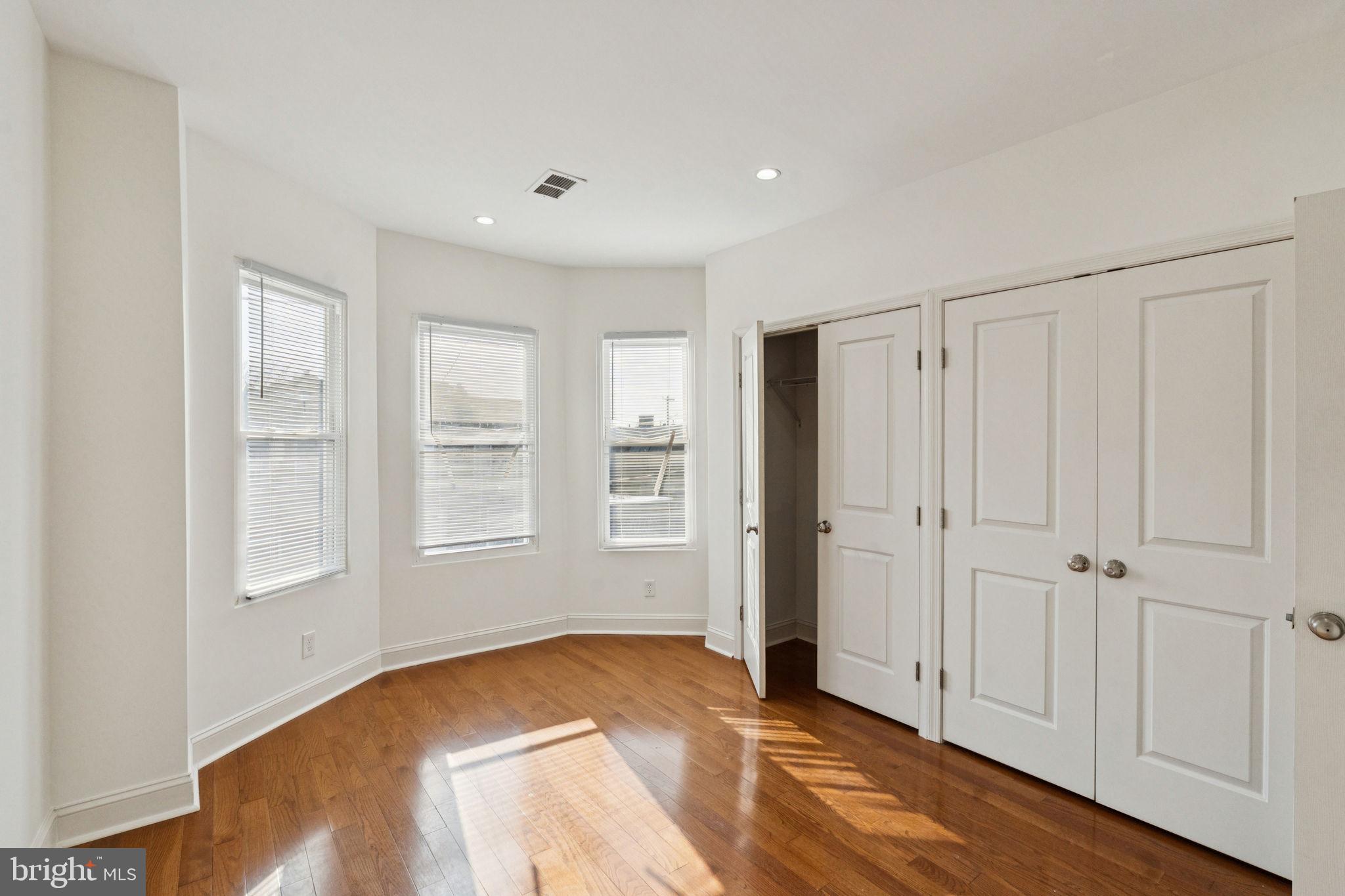 POINT BREEZE - Residential