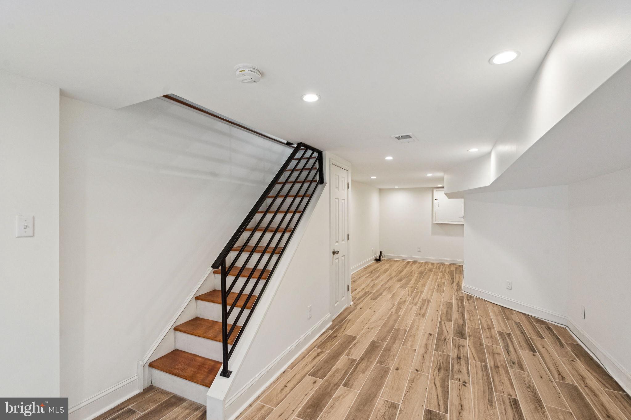 1826 POINT BREEZE AVENUE