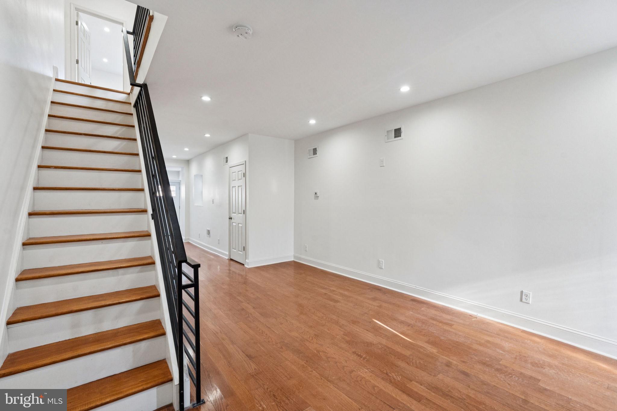 POINT BREEZE - Residential