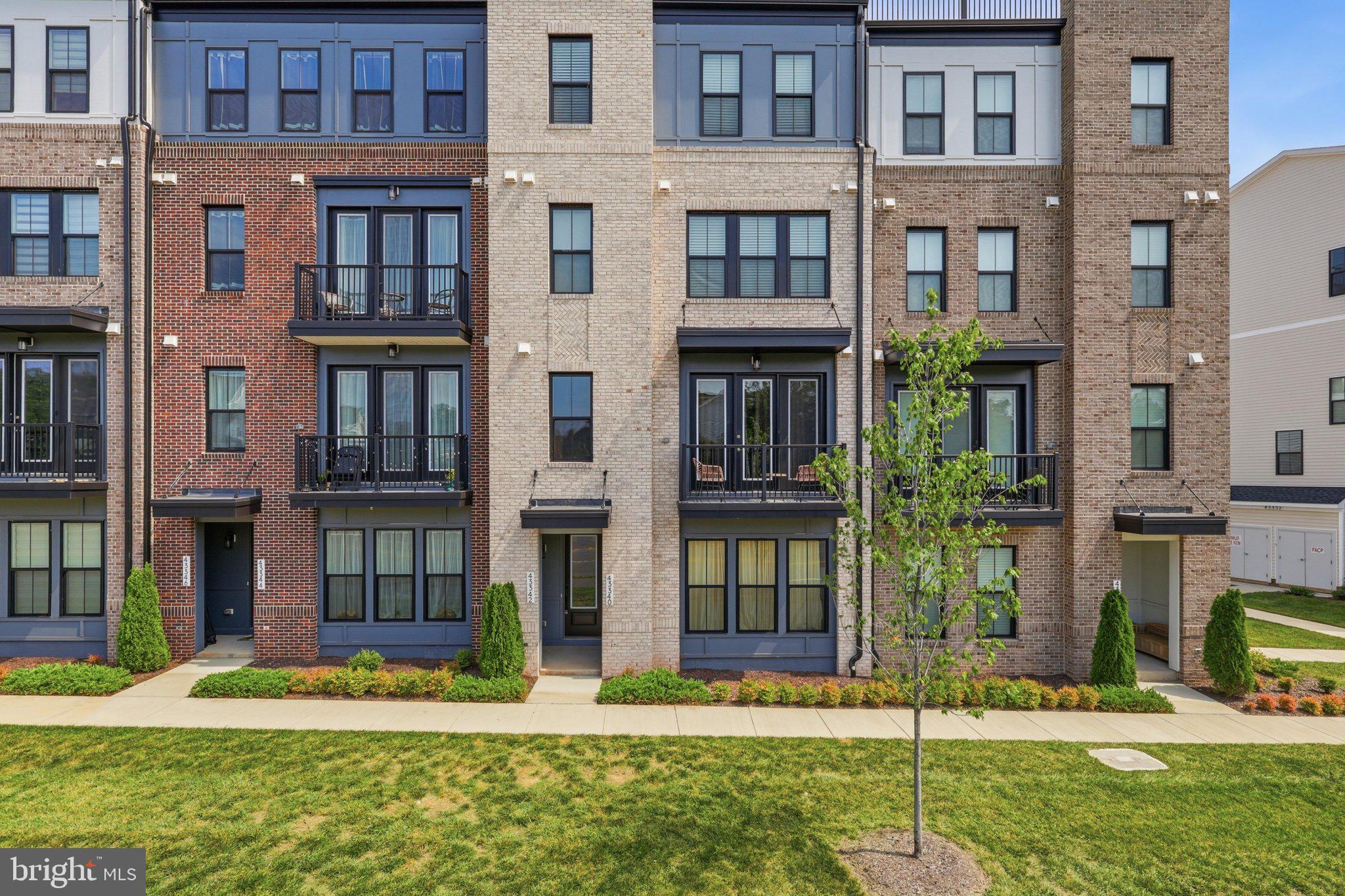 43342 FARRINGDON SQUARE