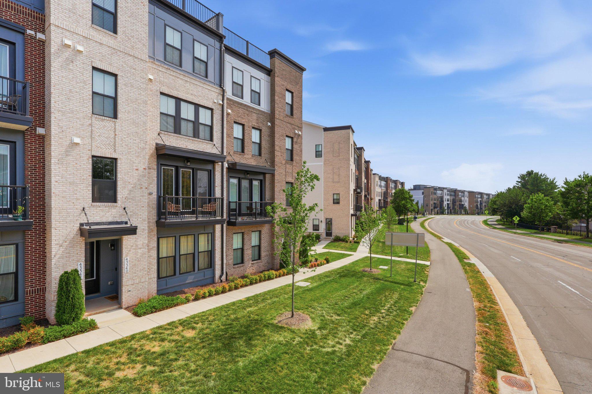 43342 FARRINGDON SQUARE