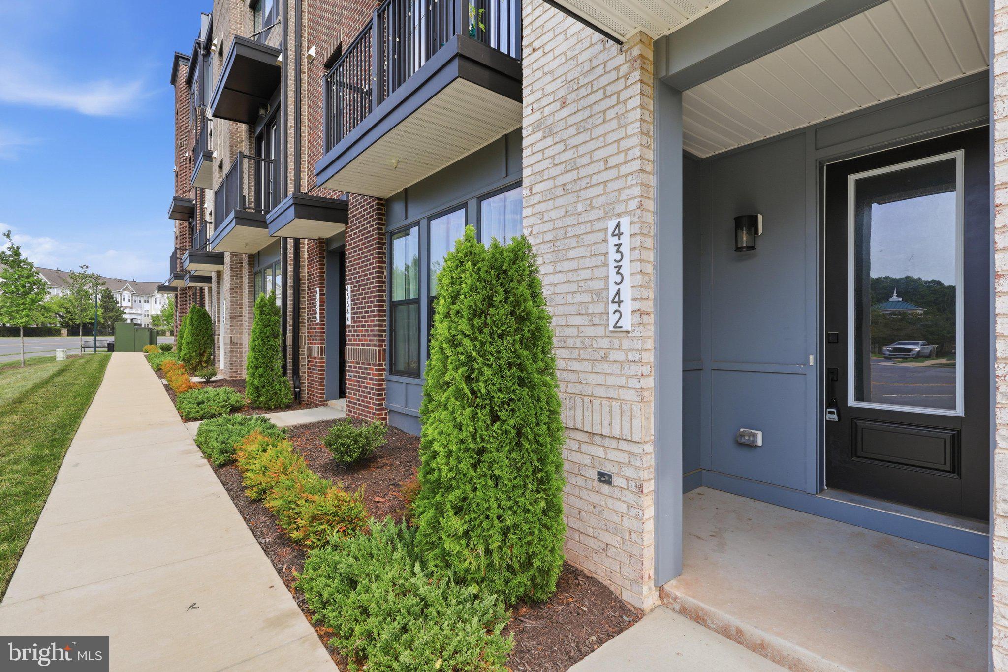 43342 FARRINGDON SQUARE