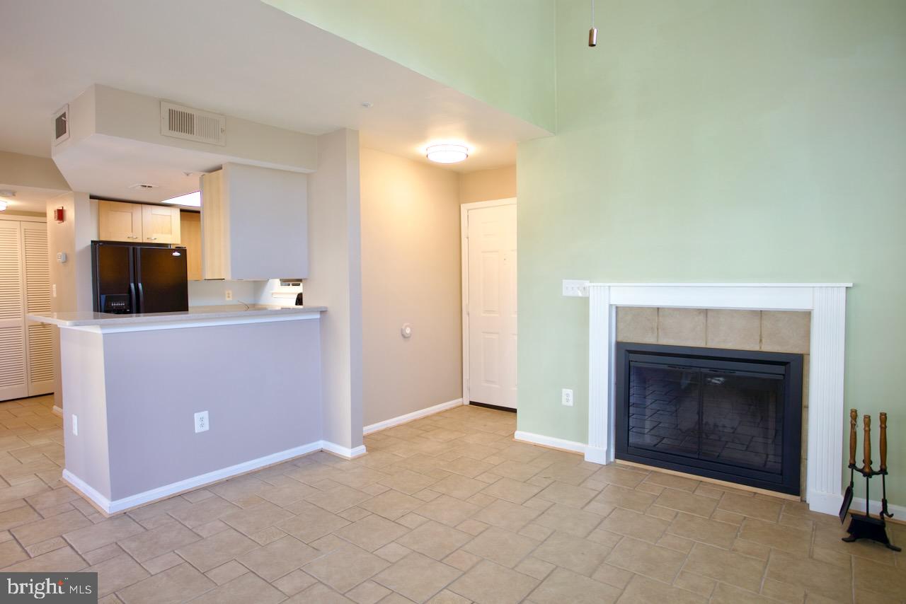 VISTAS AT WASHINGTONIAN WOODS - Residential Lease