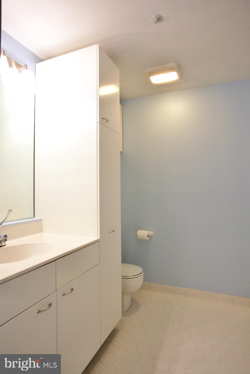 VISTAS AT WASHINGTONIAN WOODS - Residential Lease