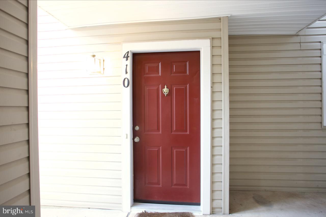 VISTAS AT WASHINGTONIAN WOODS - Residential Lease