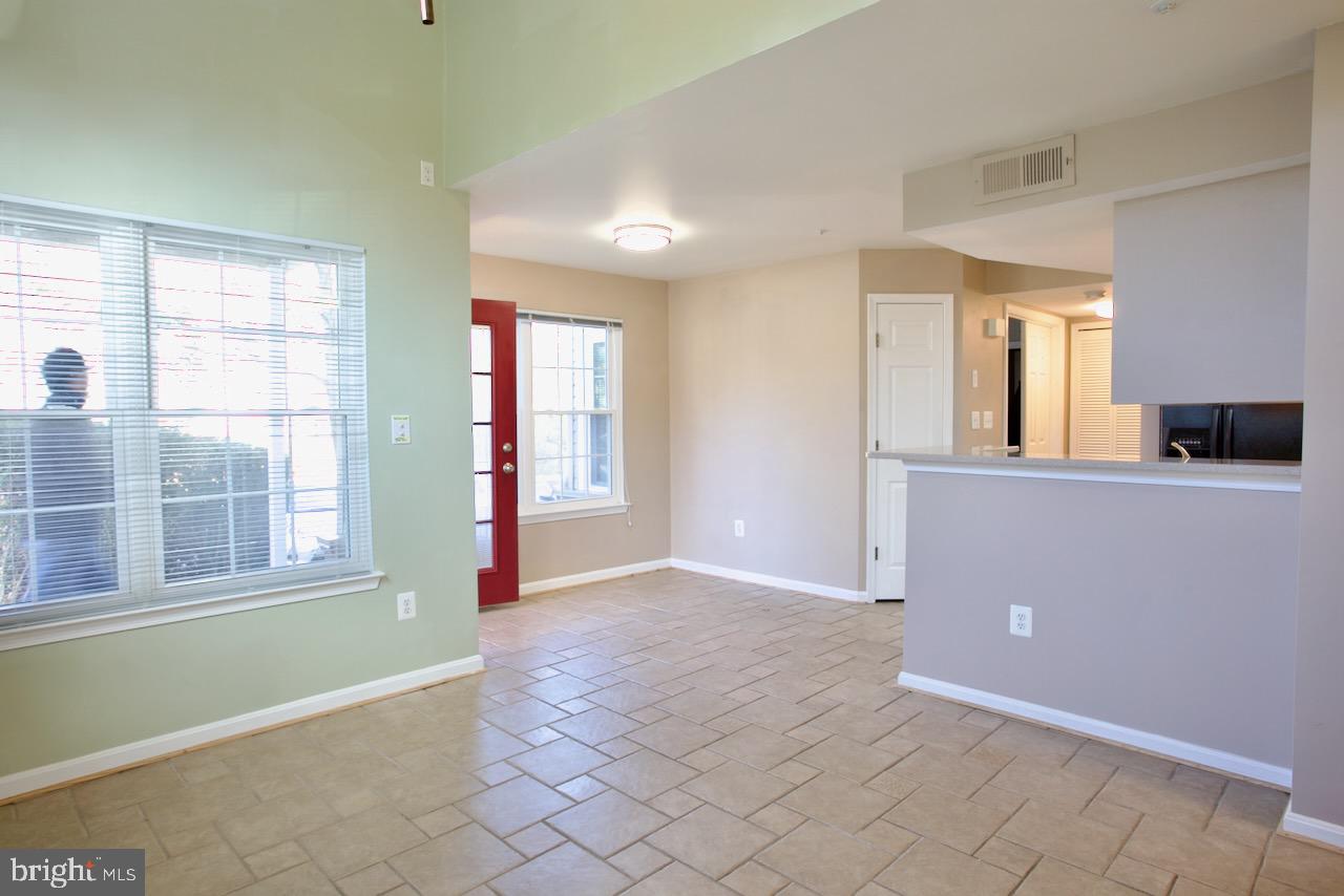 VISTAS AT WASHINGTONIAN WOODS - Residential Lease