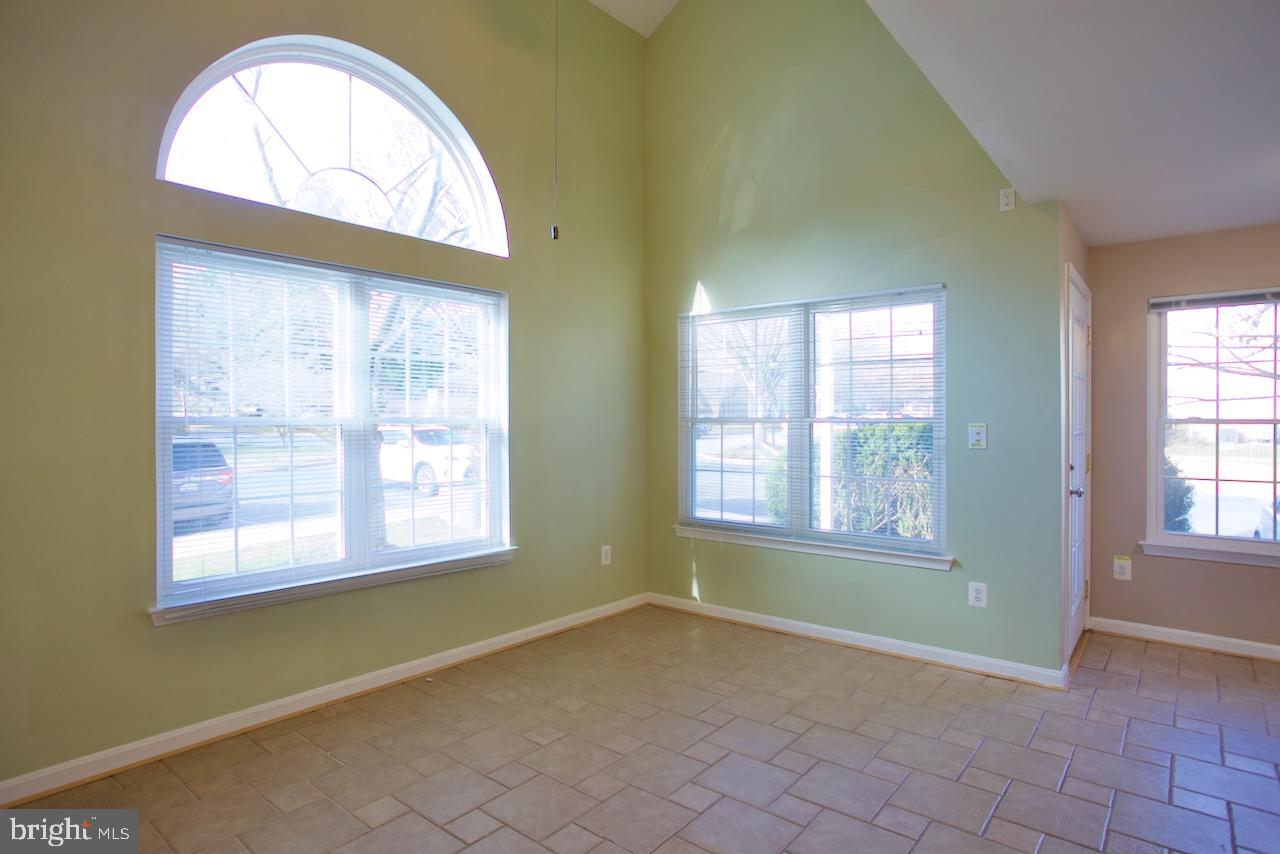 VISTAS AT WASHINGTONIAN WOODS - Residential Lease