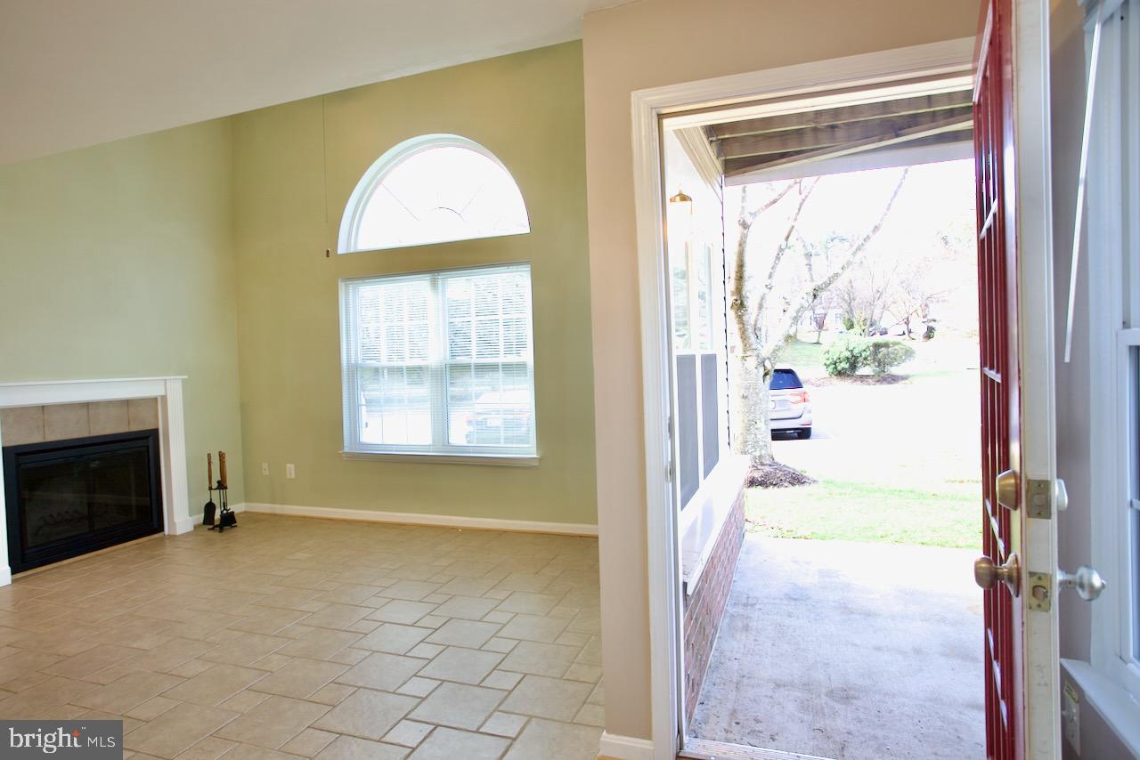 VISTAS AT WASHINGTONIAN WOODS - Residential Lease