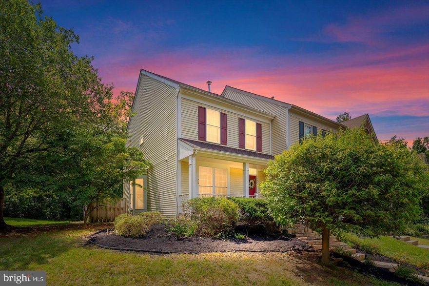 !!WOW!! THIS CHARMING 3 FINISHED LEVEL END UNIT IS PERFECTLY SITUATED IN THE DESIRABLE WESTRIDGE COMMUNITY. THIS END UNIT DESIGN ALLOWS THE NATURAL LIGHT THROUGHOUT THE HOME CREATING A BRIGHT AND INVITING ATMOSPHERE.  ENJOY CHAIR RAIL AND GENUINE HARDWOOD FLOORS ON THE MAIN LEVEL,  WHICH GIVES SUCH RICH CHARACTER TO THE HOME. COMING IN AT ALMOST 2200 TOTAL SQFT! ENJOY THE CONVENIENCE OF A BATHROOM ON EVERY LEVEL. THROUGHOUT YOU WILL FIND A  LARGE EAT IN KITCHEN WITH BREAKFAST BAR, GRANITE COUNTERS, STAINLESS STEEL APPLIANCES, GAS COOKING, BUILT IN PANTRY, & CHAIR RAIL.  CROWN MOLDING THROUGHOUT MAIN LEVEL, 3 BEDROOMS UPSTAIRS. LARGE PRIMARY BEDROOM BOASTS VAULTED CEILINGS, BUILT INS IN PRIMARY CLOSET, & BRAND NEW VANITIES, LARGE LOWER LEVEL REC ROOM WITH GAS FIREPLACE, LOWER LEVEL STORAGE ROOM, AND NEWER HALF BATH WITH LARGE STORAGE CLOSET THAT CAN BE CONVERTED TO SHOWER IF DESIRED. ROOF IN 2018 (WITH TRANSFERRABLE 30 YEAR WARRANTY) , WATER HEATER IN 2017, FENCED IN BACKYARD WITH STORAGE SHED, HUGE COMMON AREA BEHIND FENCE, & MORE!  IN THE WESTRIDGE  COMMUNITY YOU WILL ENJOY THE GREAT AMENITIES  THAT IT HAS TO OFFER, SUCH AS POOLS, TENNIS COURTS, PLAYGROUNDS, AND SCENIC WALKING TRAILS. CALL TODAY TO FIND OUT WHAT THIS AWESOME END UNIT IN WESTRIDGE HAS TO OFFER!!