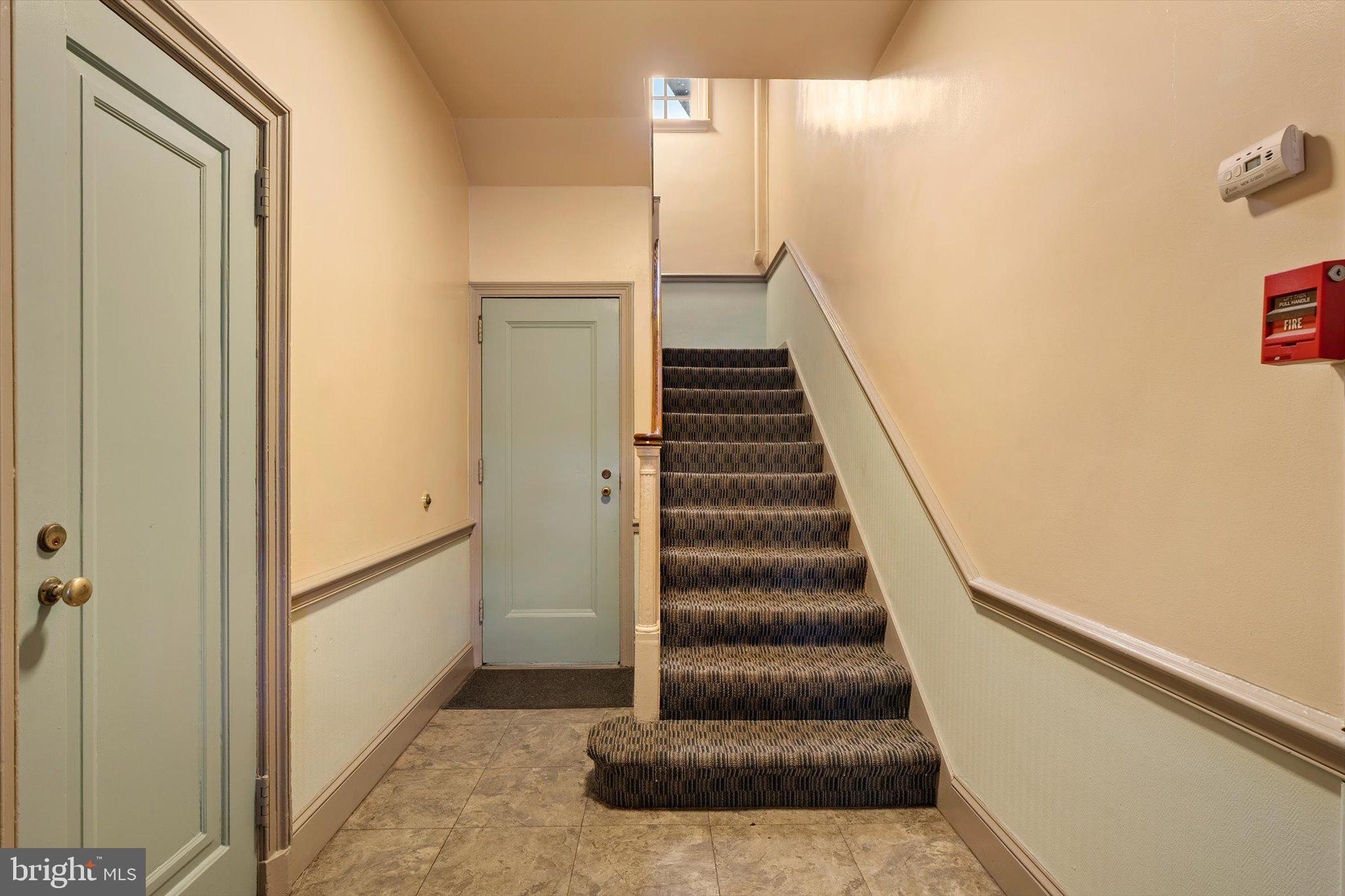 25 PALMER SQUARE W A