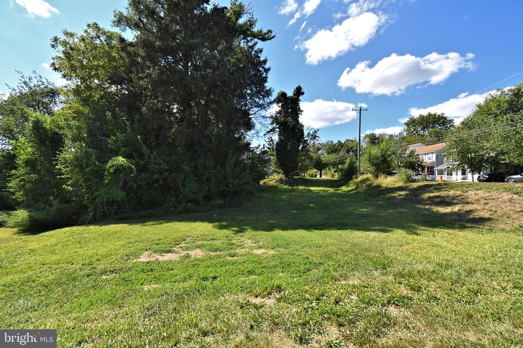 Photo of 648 Lincoln Avenue, POTTSTOWN, PA 19464 (MLS # PAMC2154584)