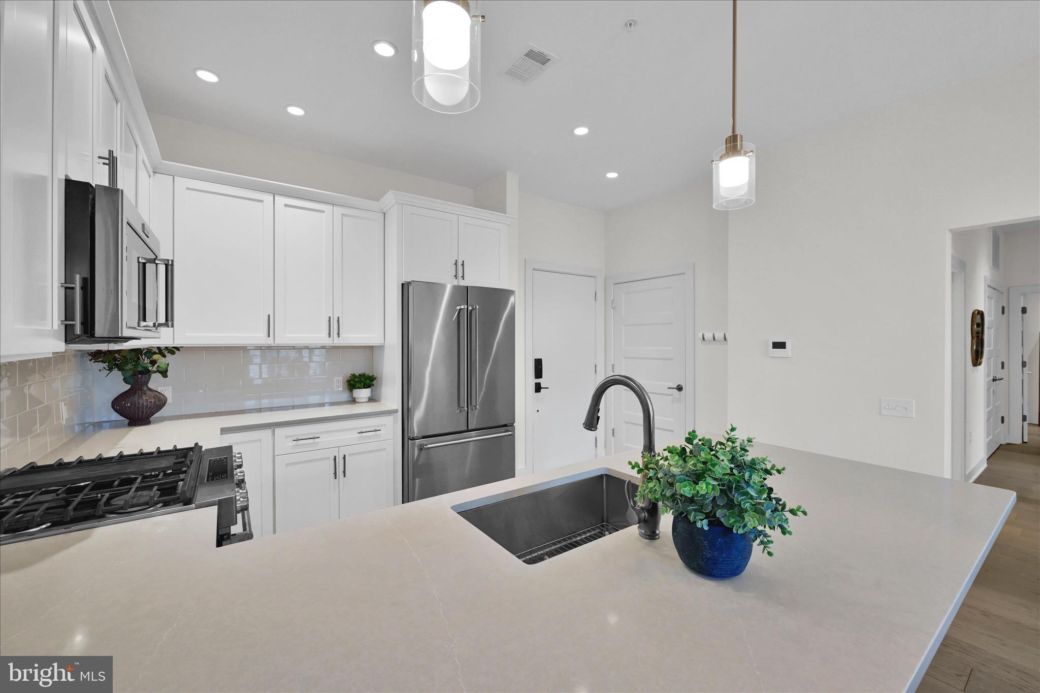 575 SOUTH CONDOS - Residential