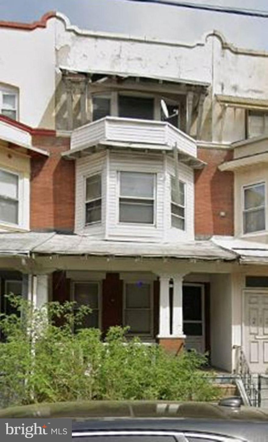 The Owner is selling in As-Is, Where-Is condition. Large 5 bedroom, 3 story home in need of rehab.