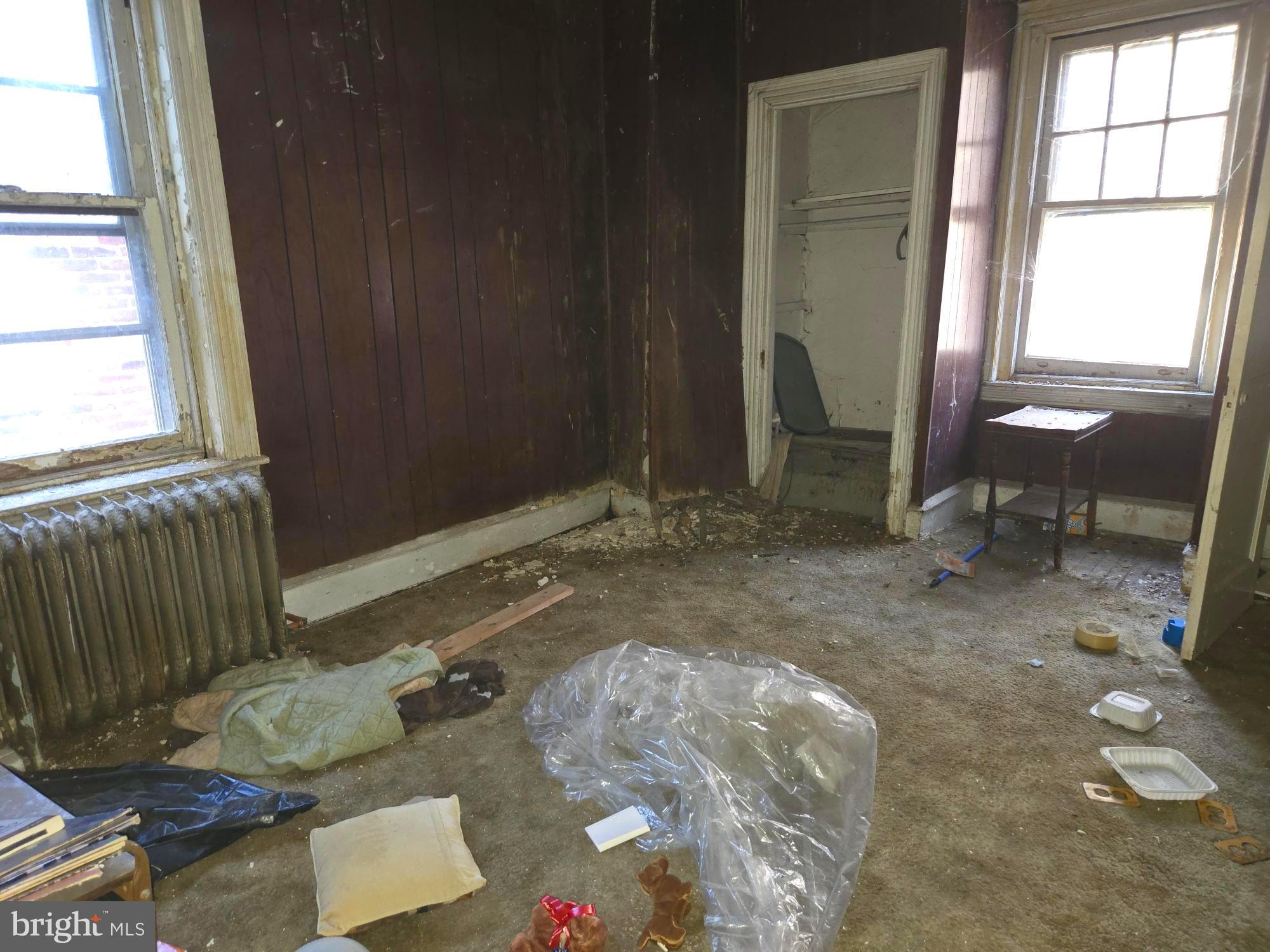 WALNUT HILL - Residential