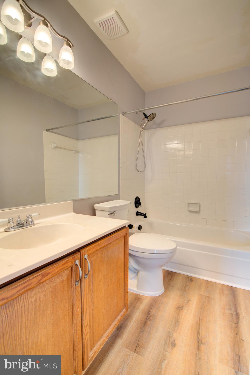 ASHBURN FARM - Residential