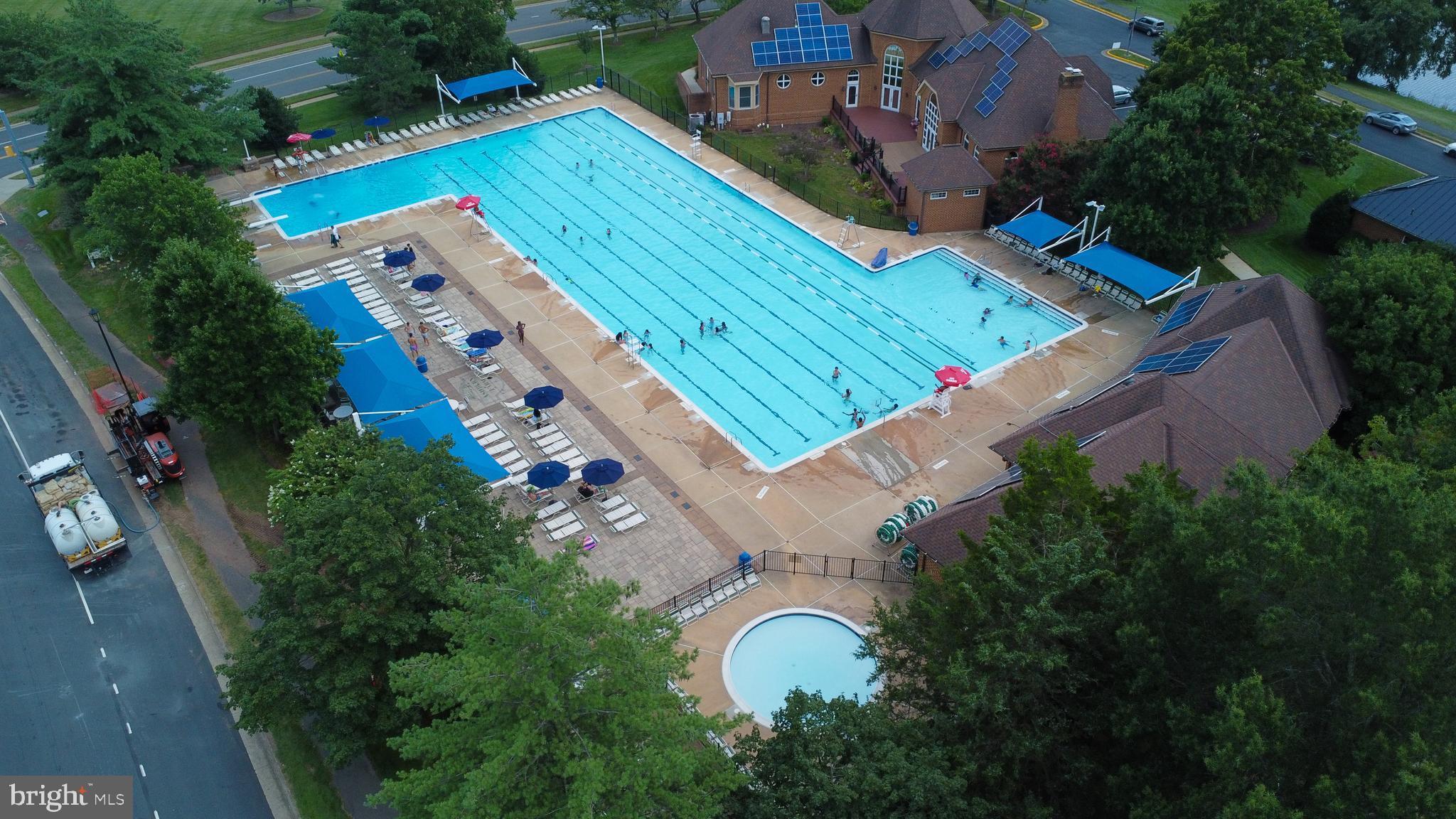 ASHBURN FARM - Residential