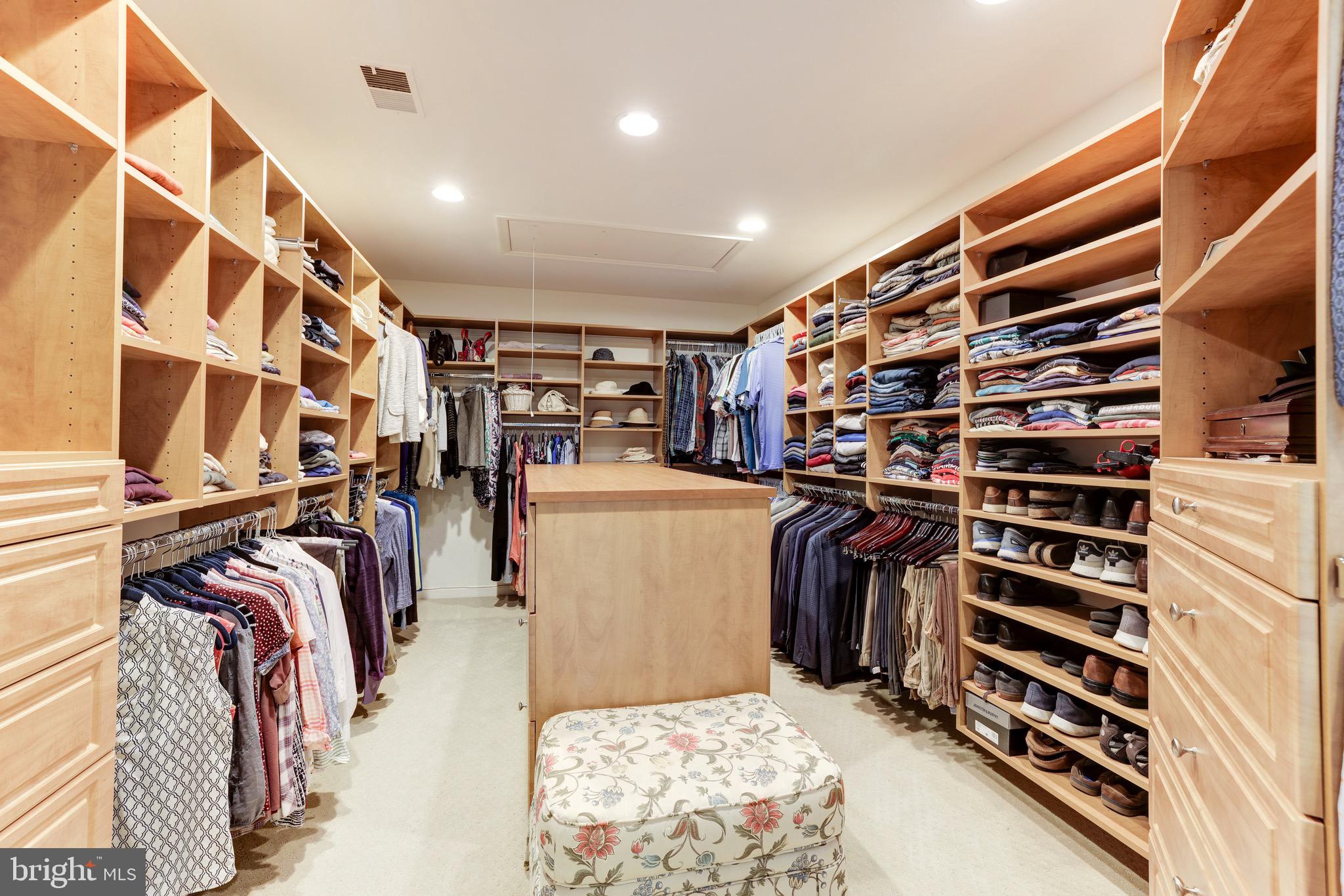 PEACOCK STATION - Residential