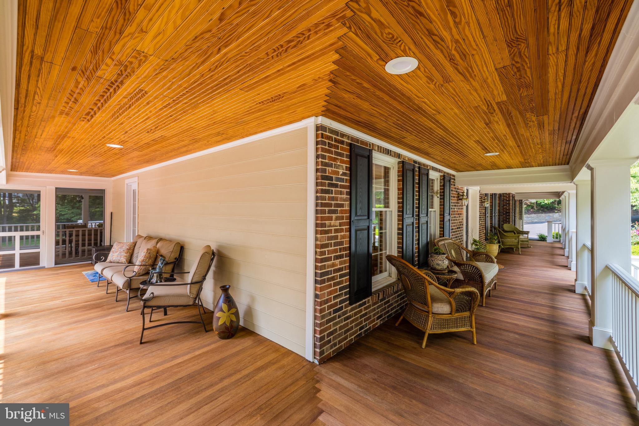 PEACOCK STATION - Residential