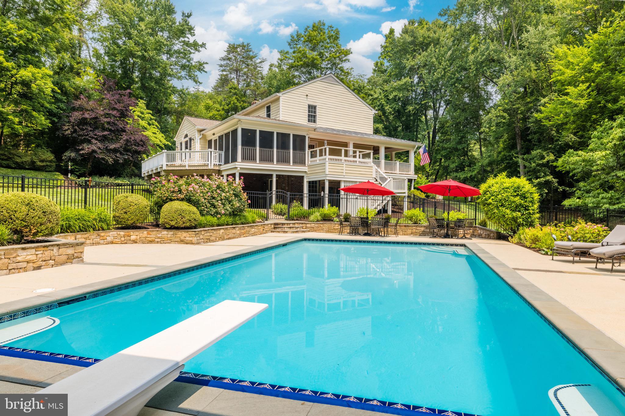 PEACOCK STATION - Residential