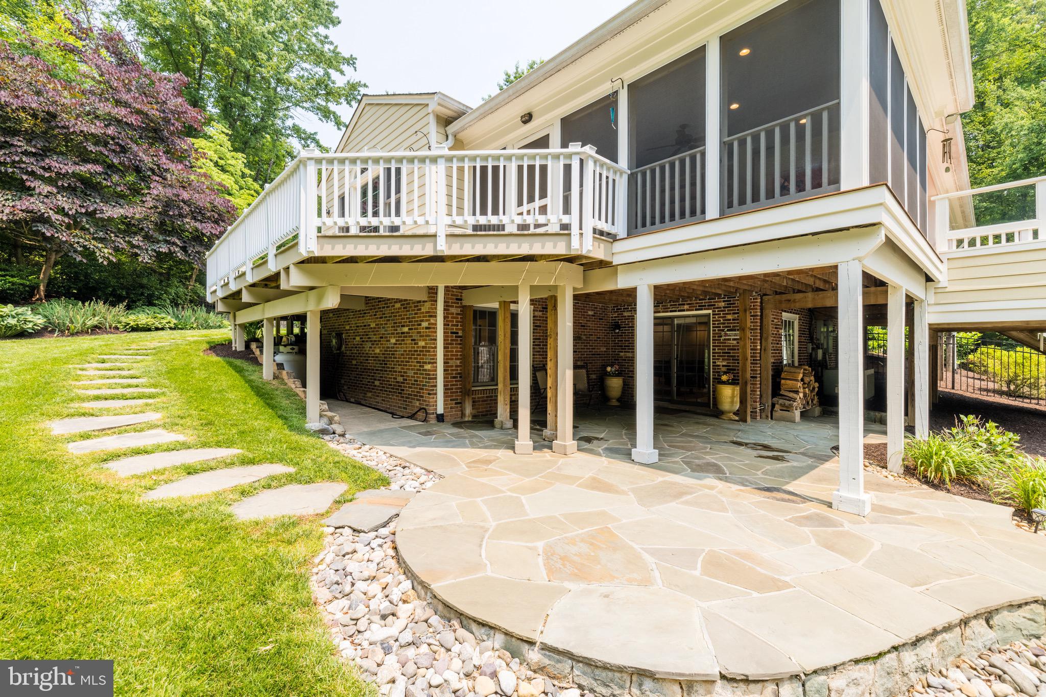 PEACOCK STATION - Residential