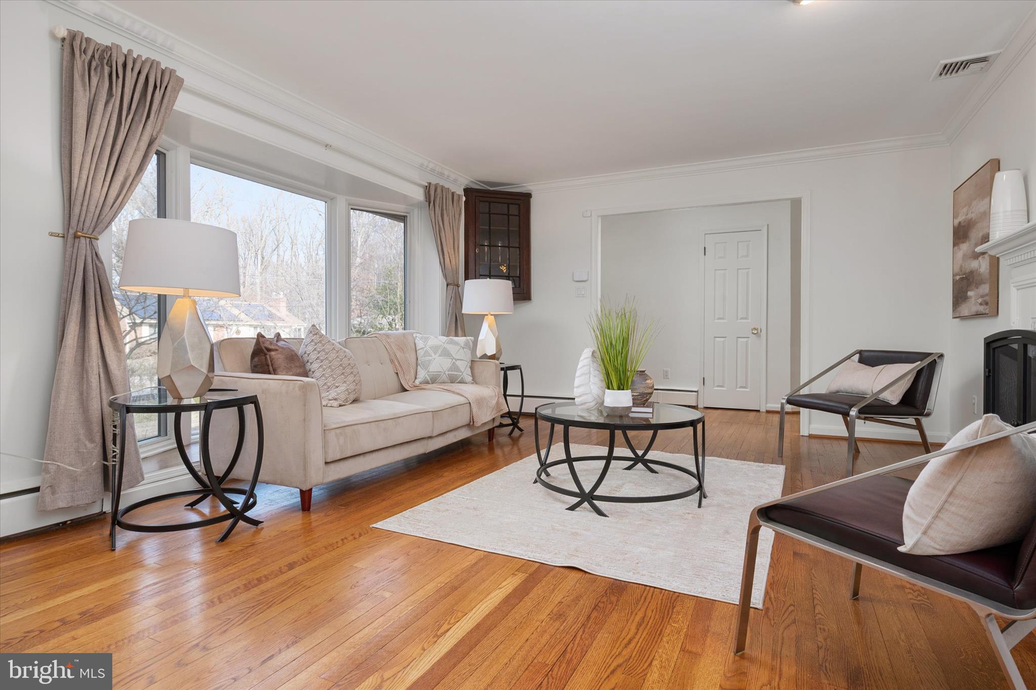 2100 HERMITAGE AVENUE