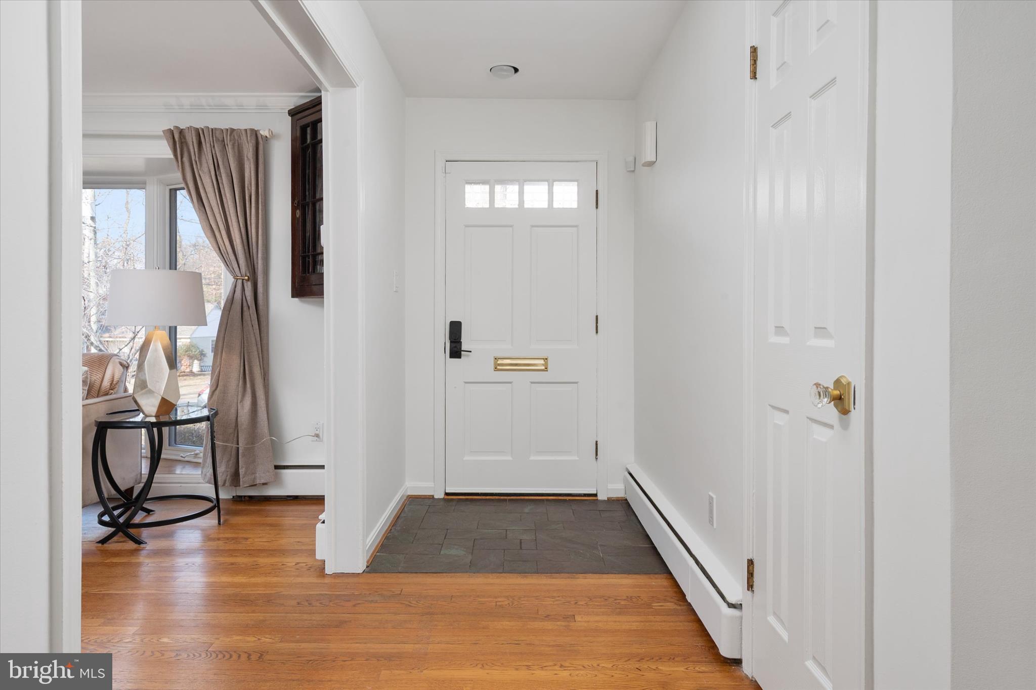 2100 HERMITAGE AVENUE