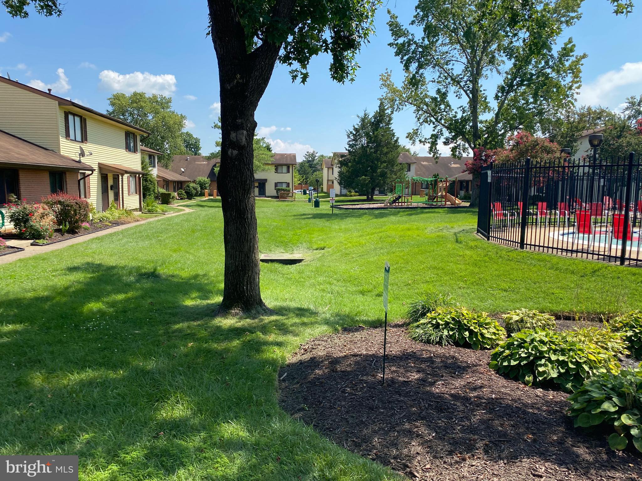 PINEWOOD LAWNS - Residential