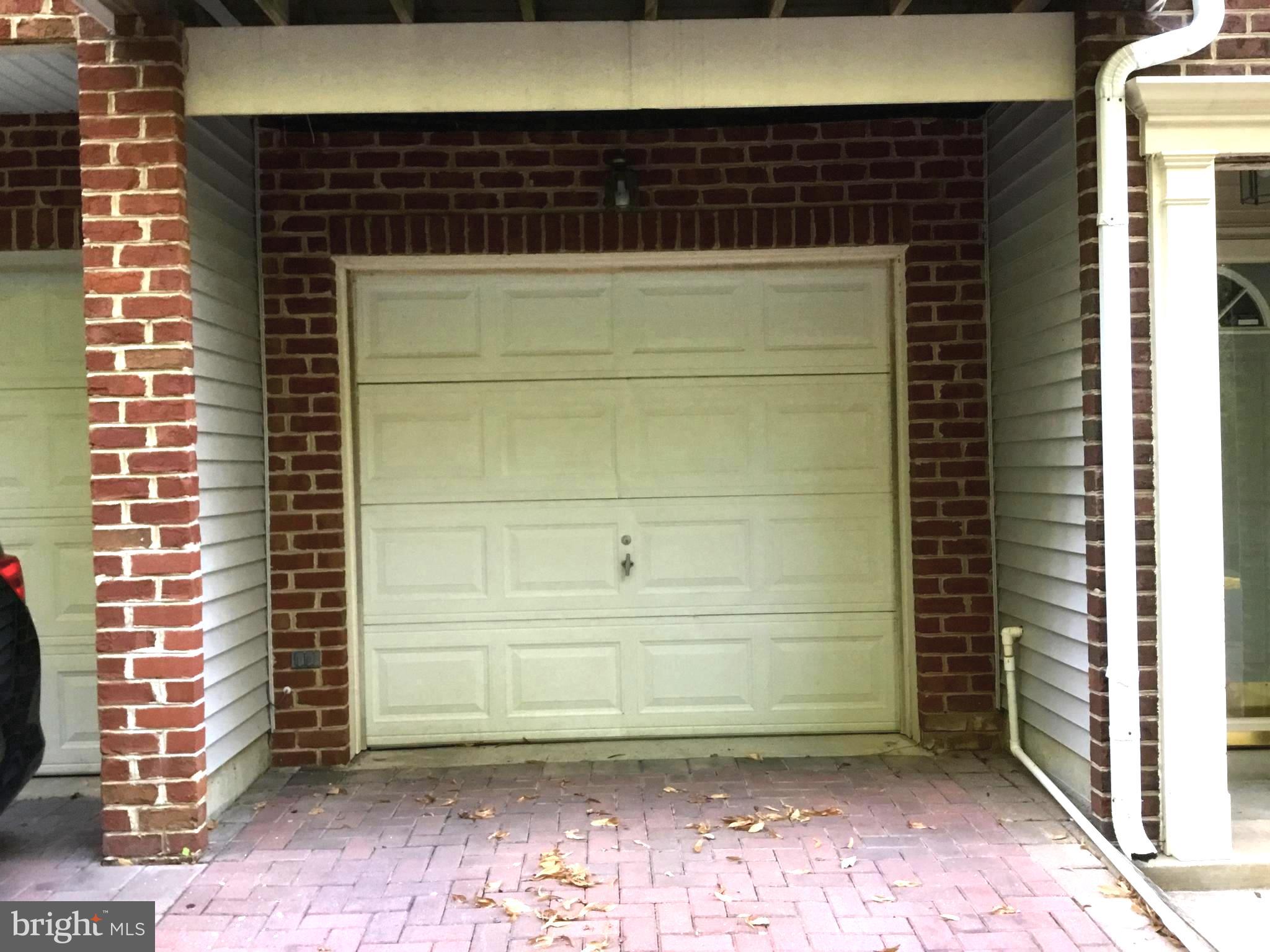 WOODVIEW VILLAGE - Residential Lease