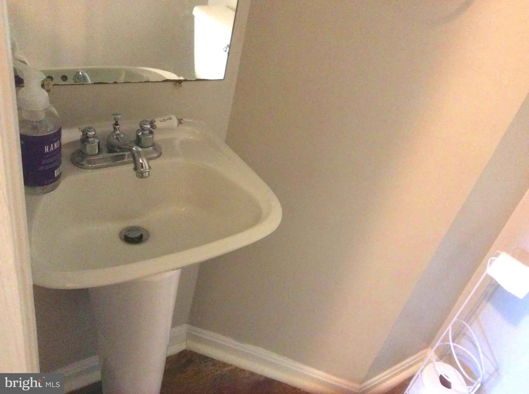 WOODVIEW VILLAGE - Residential Lease