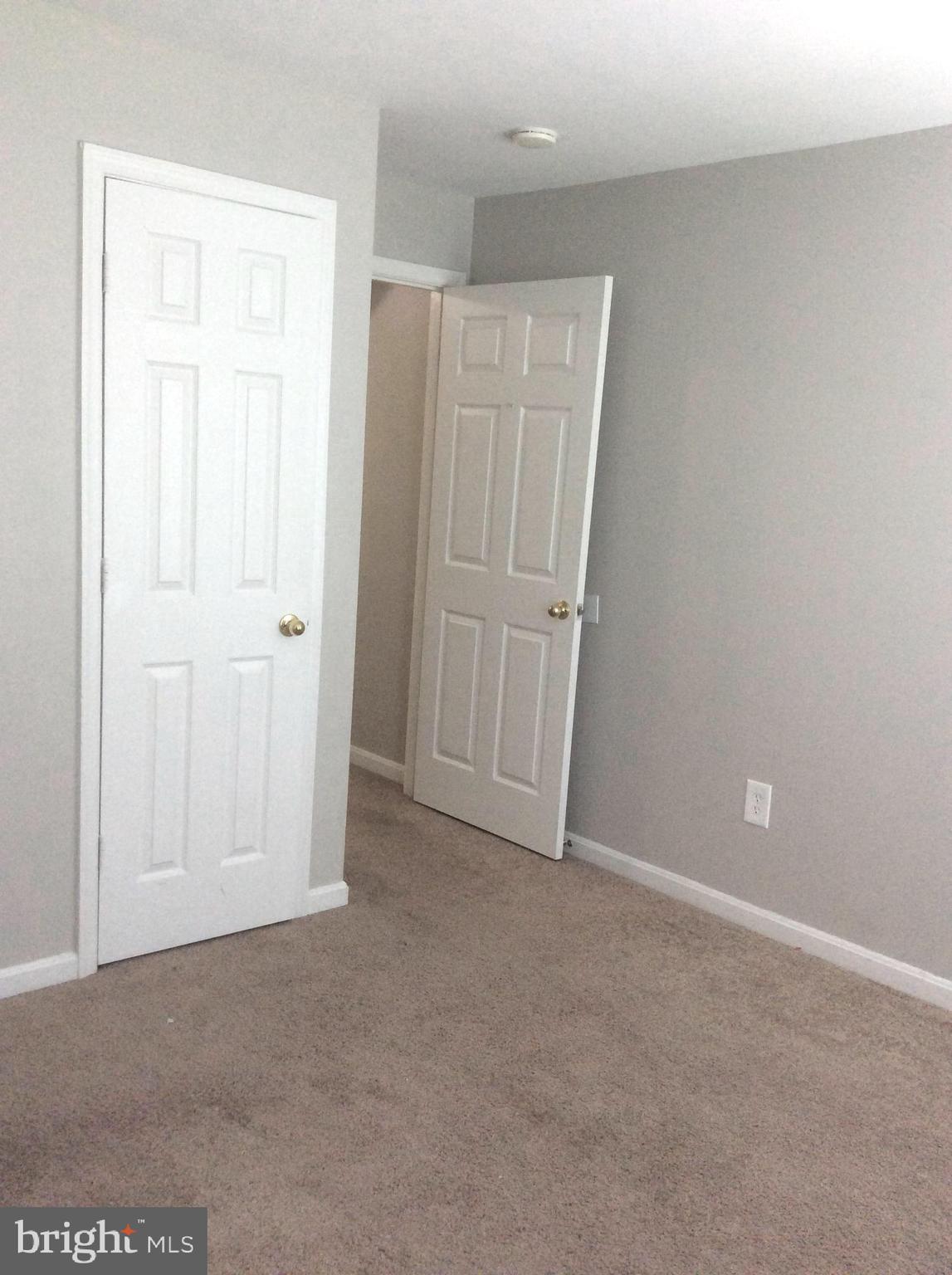 WOODVIEW VILLAGE - Residential Lease