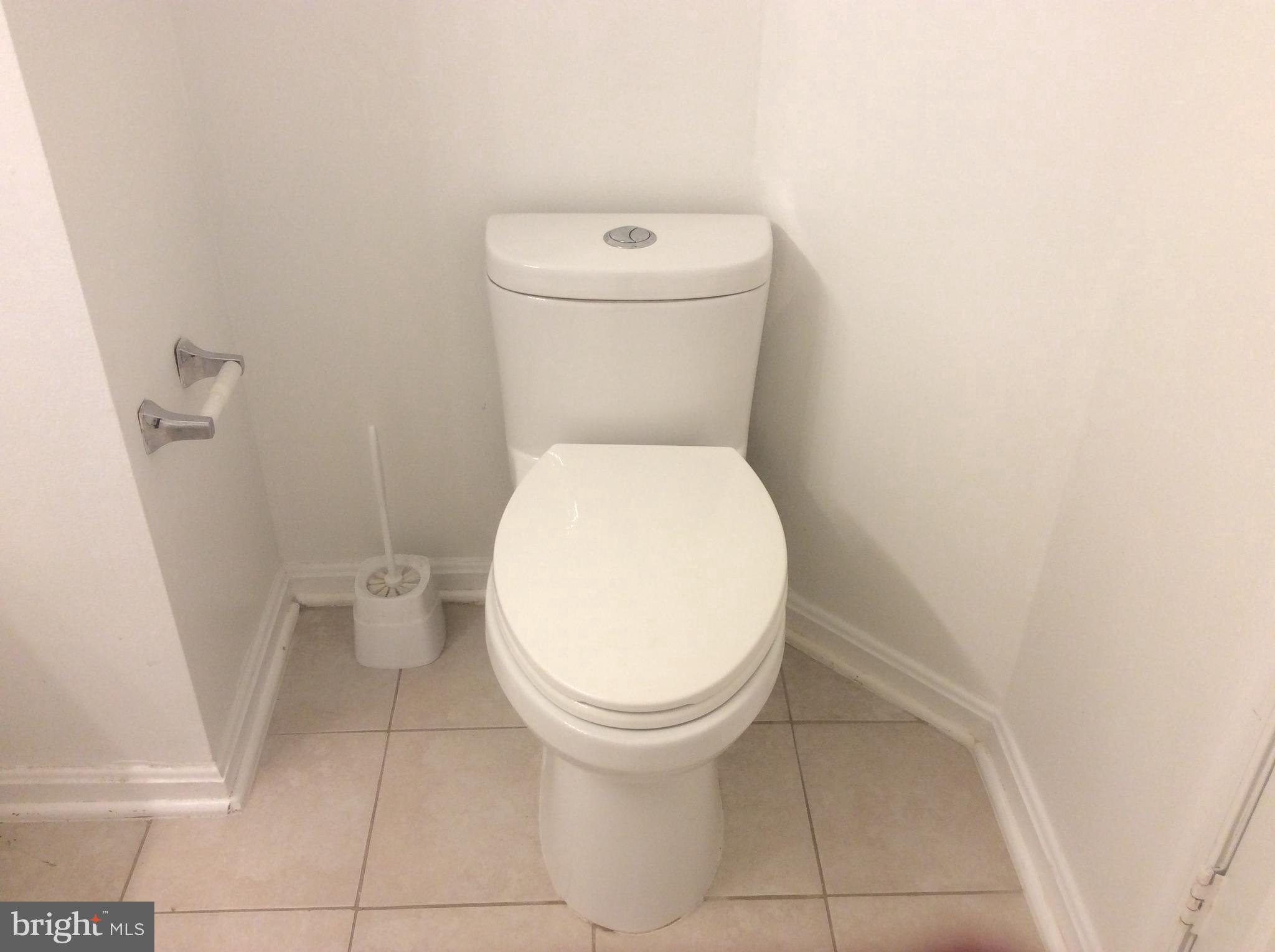 WOODVIEW VILLAGE - Residential Lease