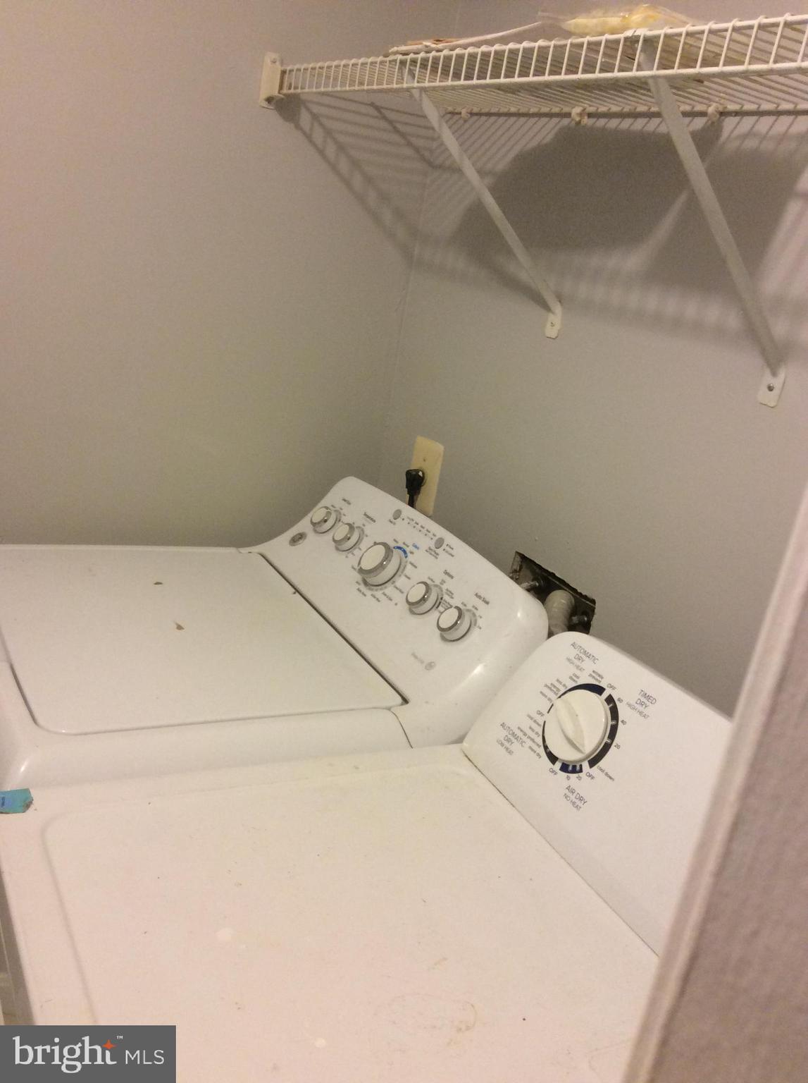 WOODVIEW VILLAGE - Residential Lease