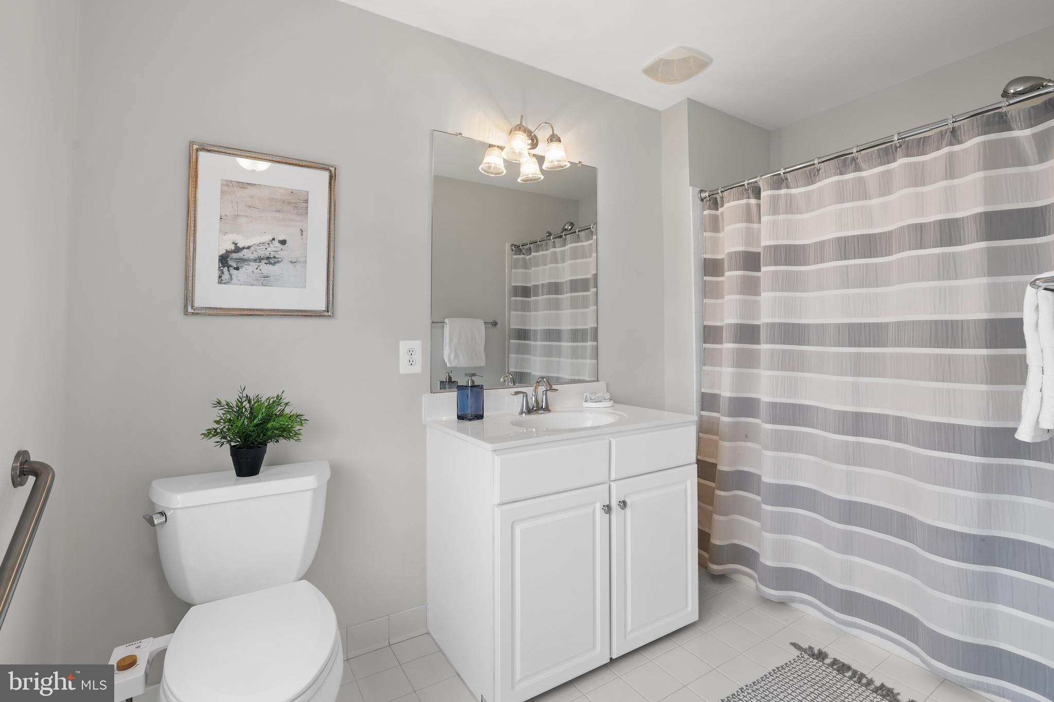 GROVETON WOODS - Residential