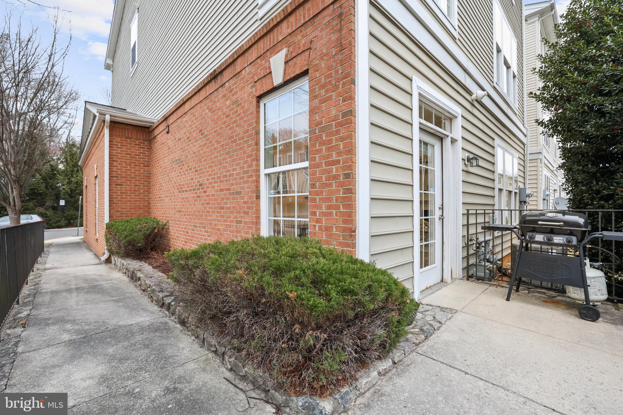 GROVETON WOODS - Residential