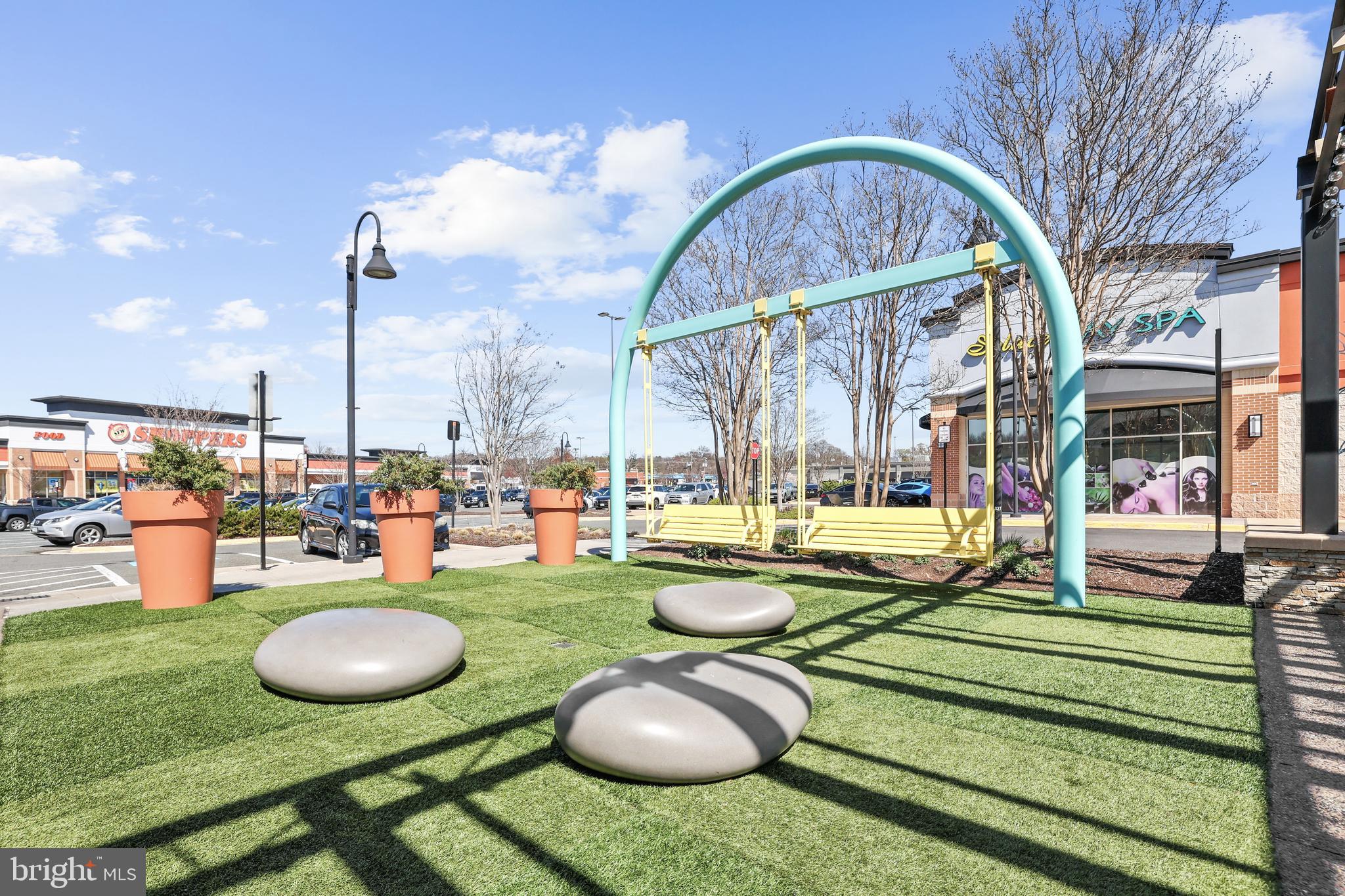 GROVETON WOODS - Residential