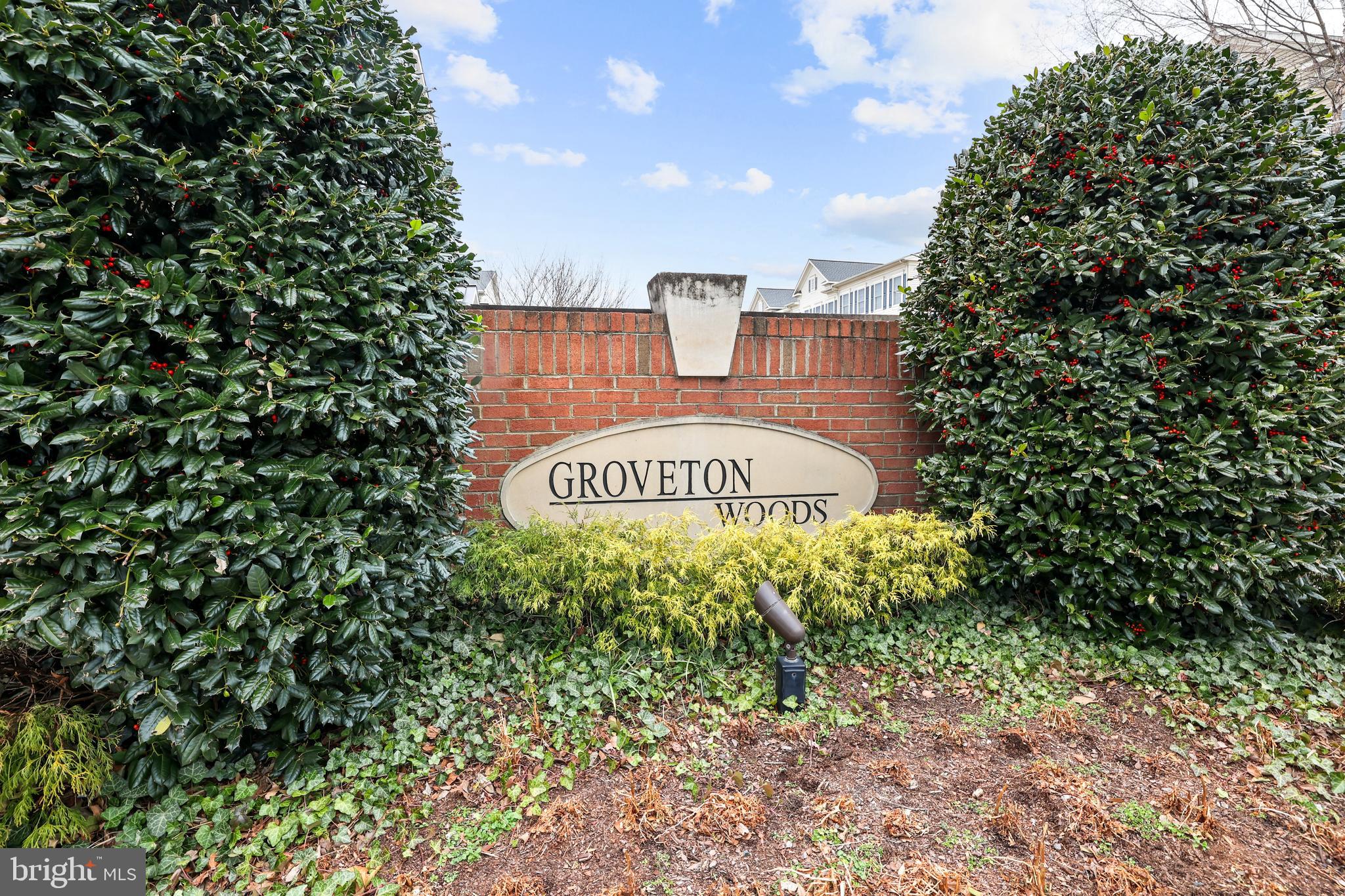 GROVETON WOODS - Residential