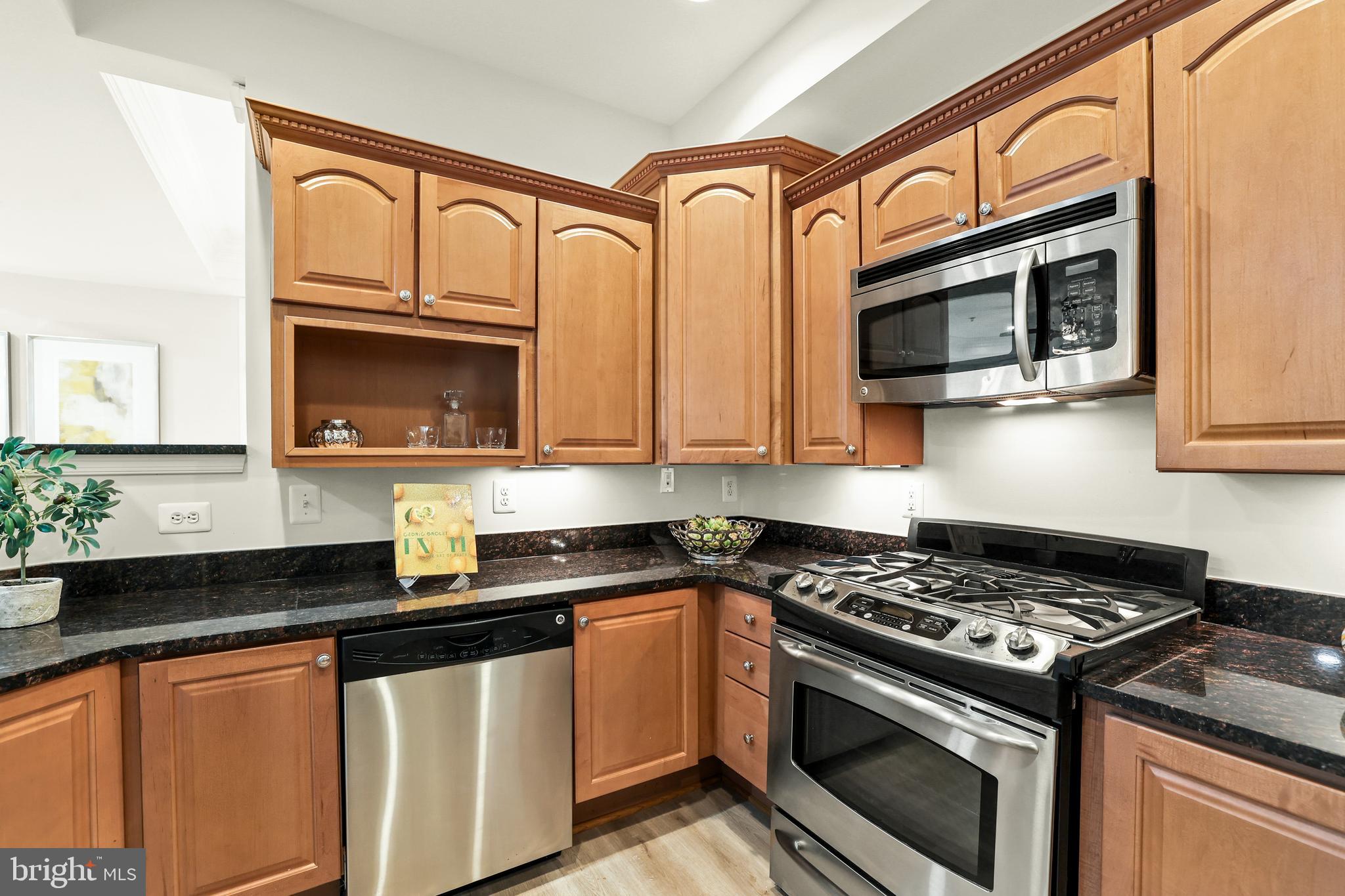 GROVETON WOODS - Residential