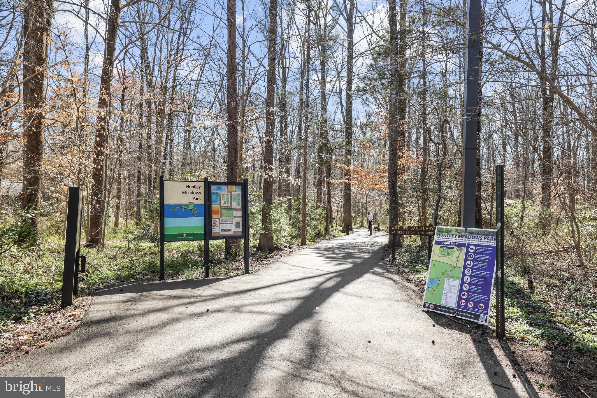 GROVETON WOODS - Residential