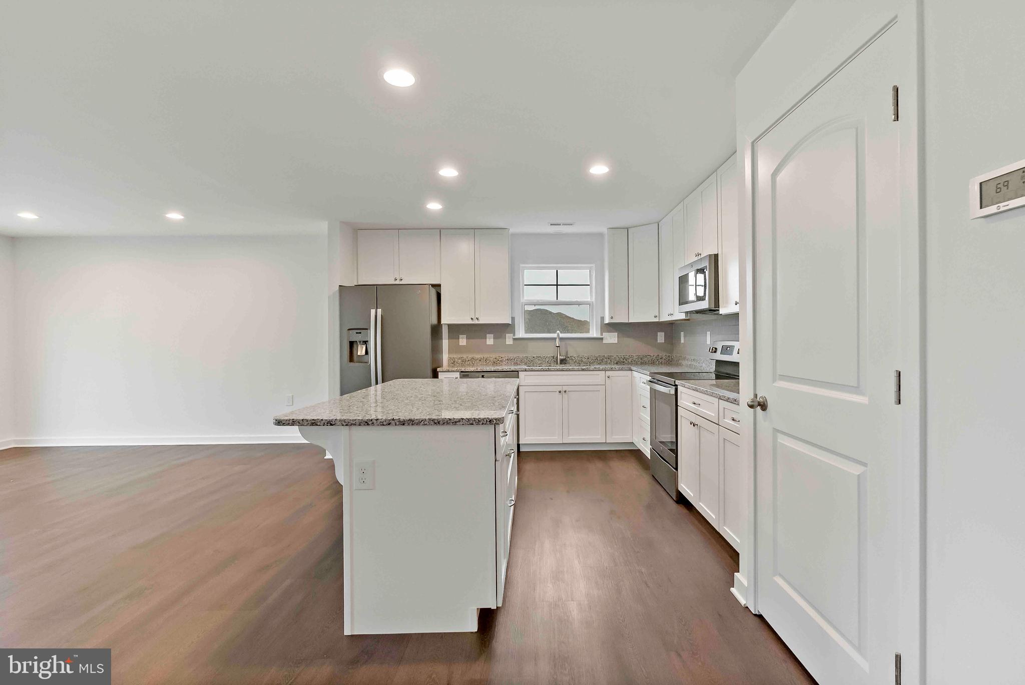 CARDINAL POINTE - Residential