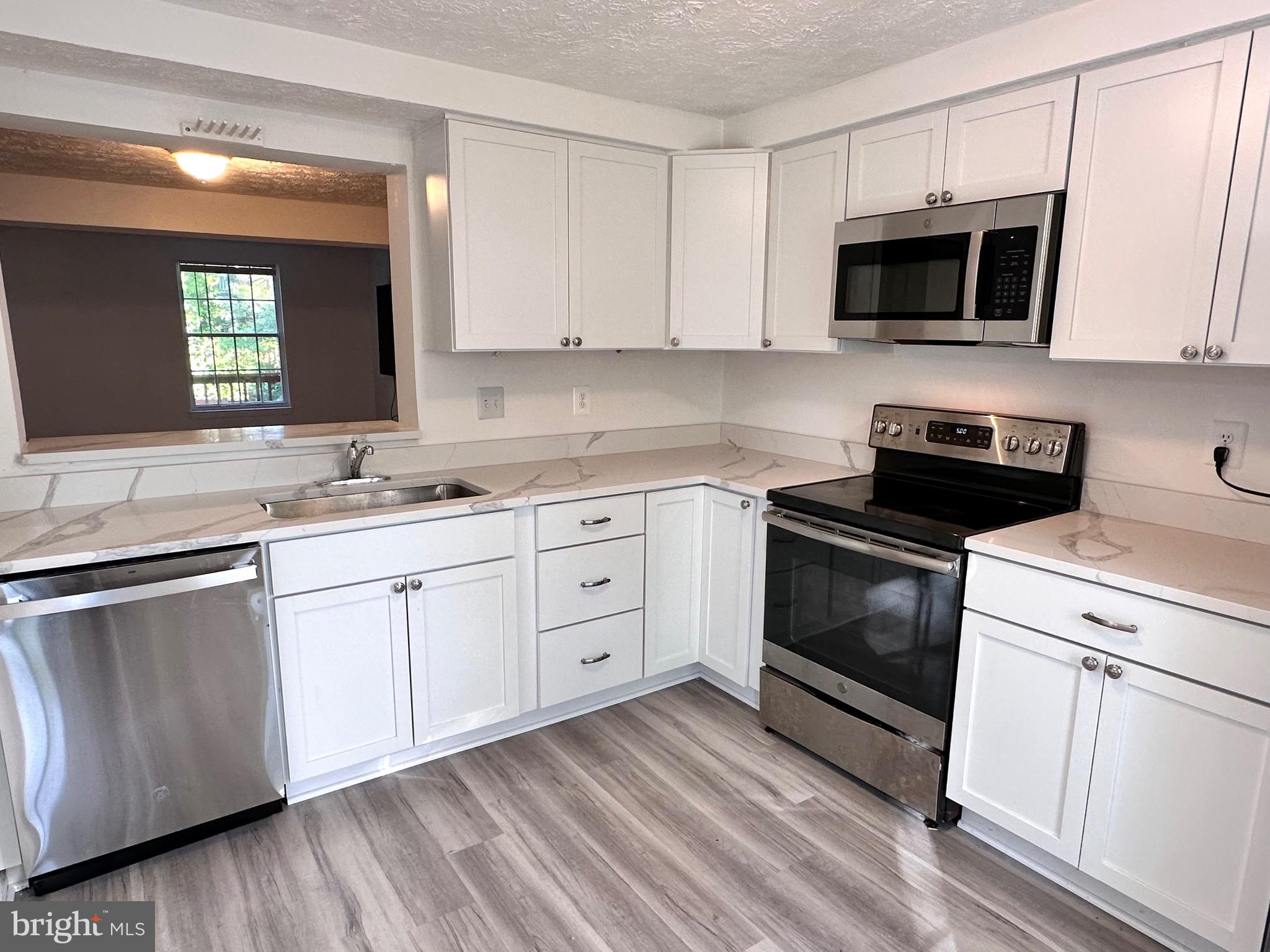 MANCHESTER LAKES - Residential