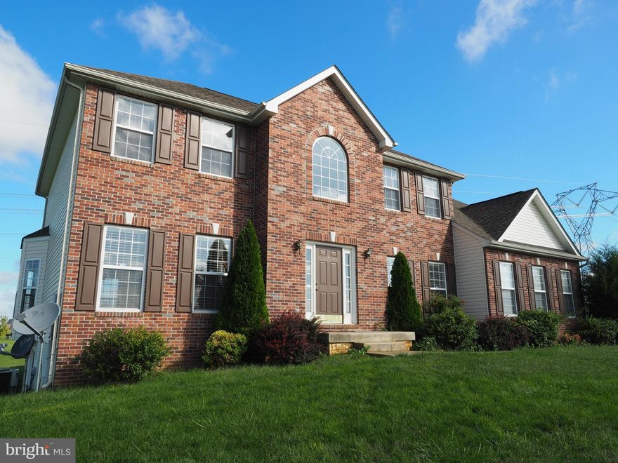 Spacious Sequoia with morning room off the back 3 full bathrooms upstairs and 1 in basement.  Features include Master suite with sitting area, tray ceiling and huge walk in closet as well as the full luxury master bathroom, hardwood floors through entire above grade space.  LL finished with large rec room, shower bathroom, exercise room and walkout.  Great location for commuters to NVA.