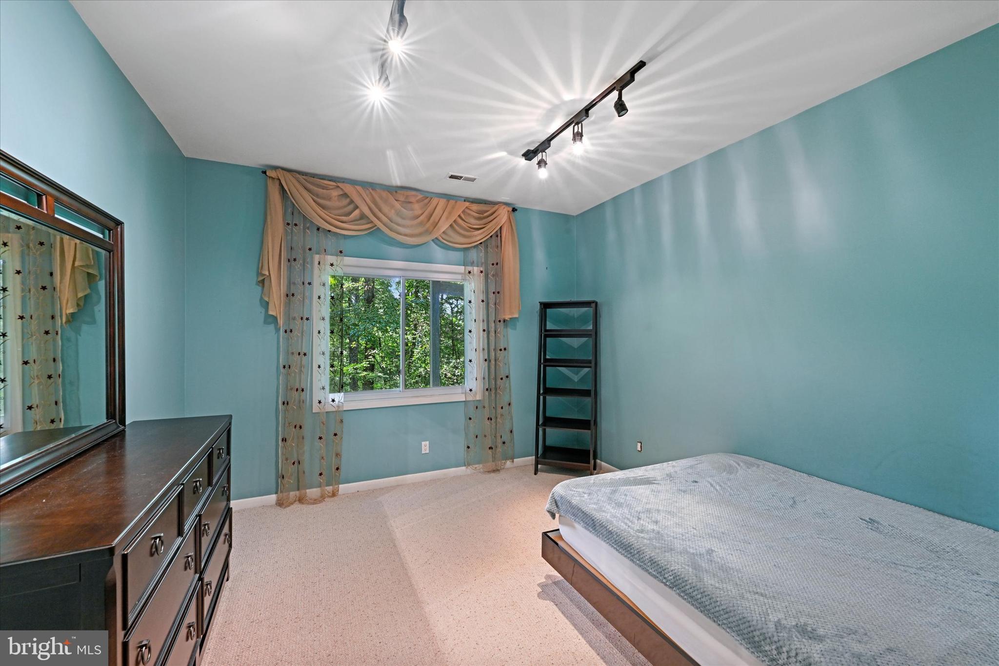 WORTHINGTON HILLSIDE II - Residential