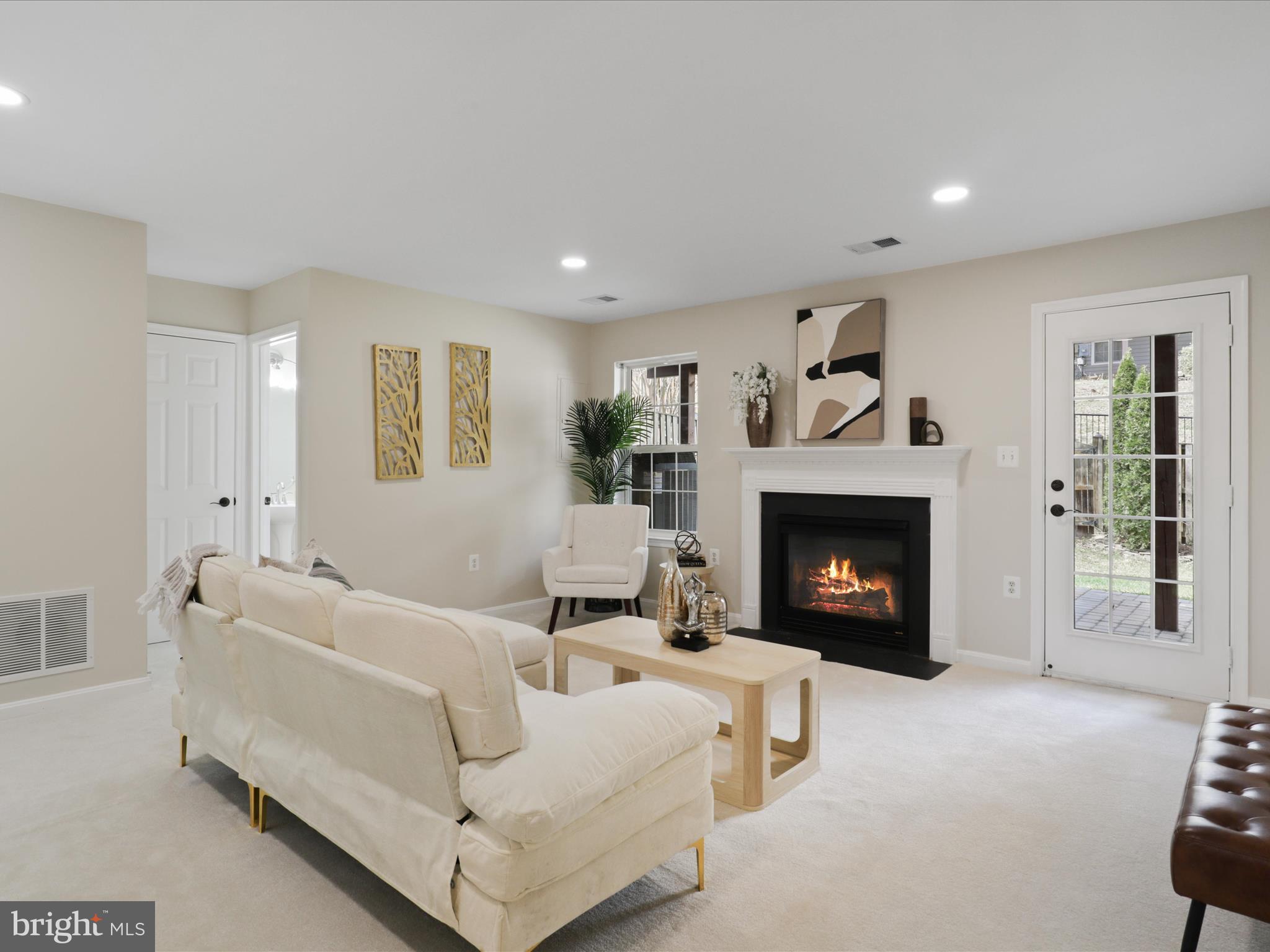 SPRING LAKES - Residential