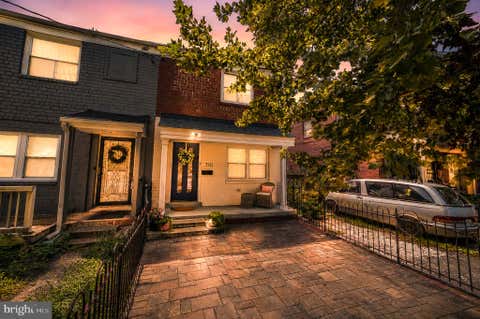 Townhouse For Rent - 710 Four Mile Road<br/> ALEXANDRIA, VA 22305